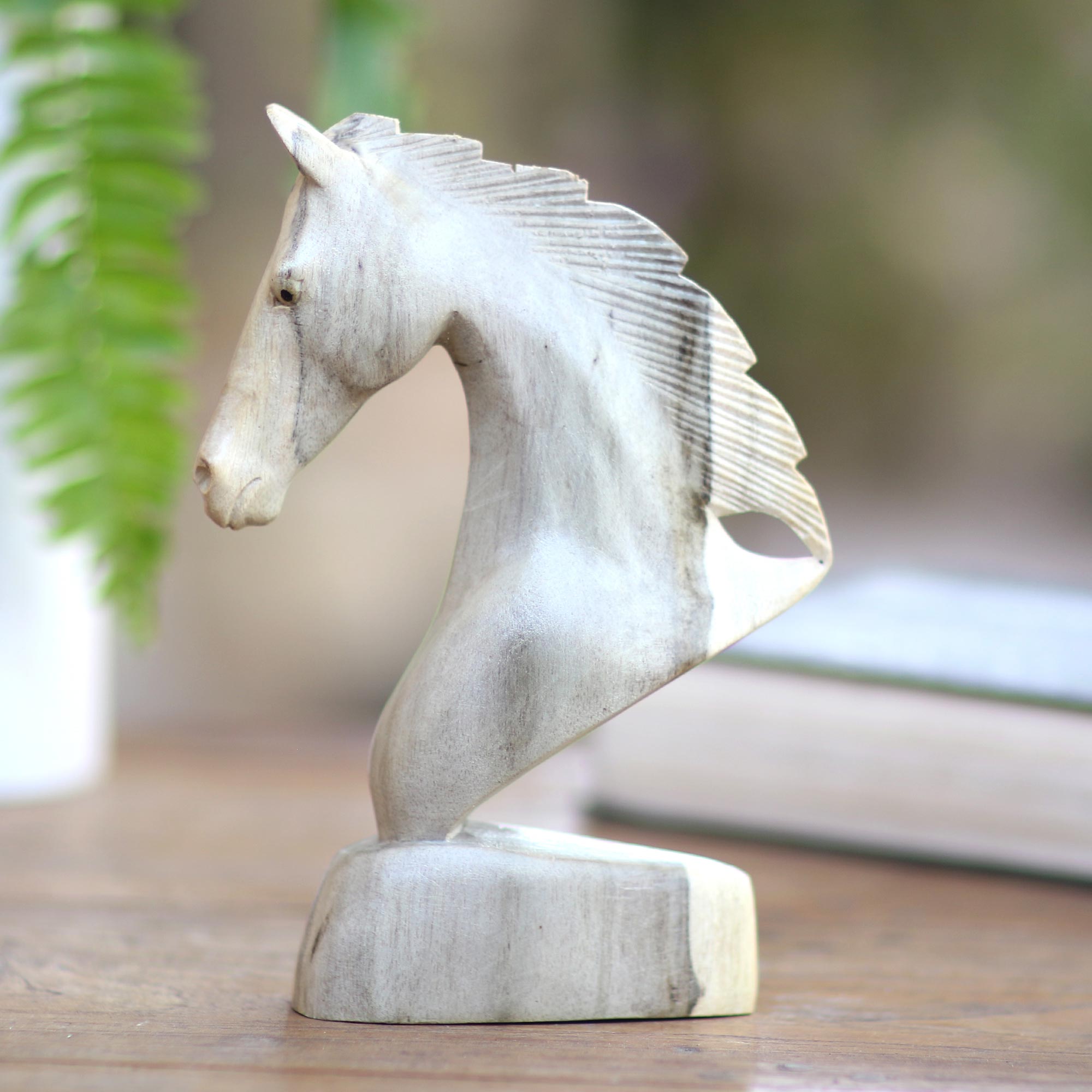 Premium Hand-Carved Hibiscus Wood Horse Head Sculpture – Ultimate Artisan Décor