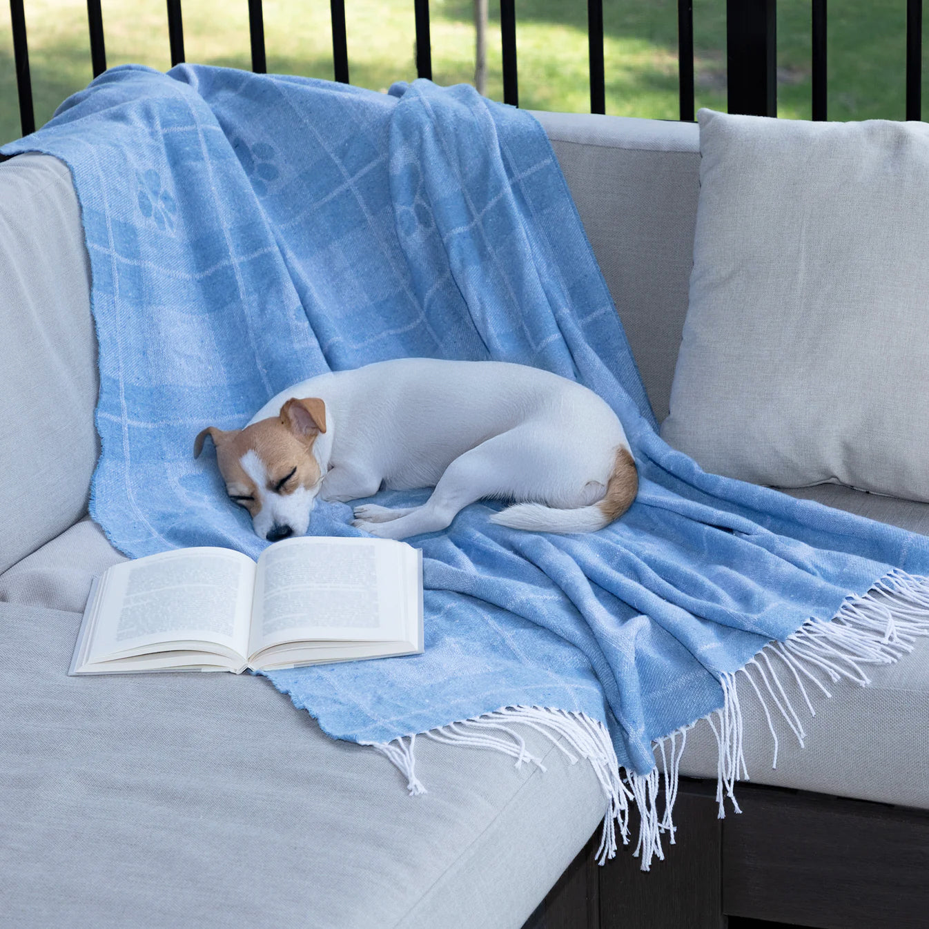 Premium Paw Print Cotton Blend Throw Blanket - Cozy & Stylish 70¡± x 56¡±