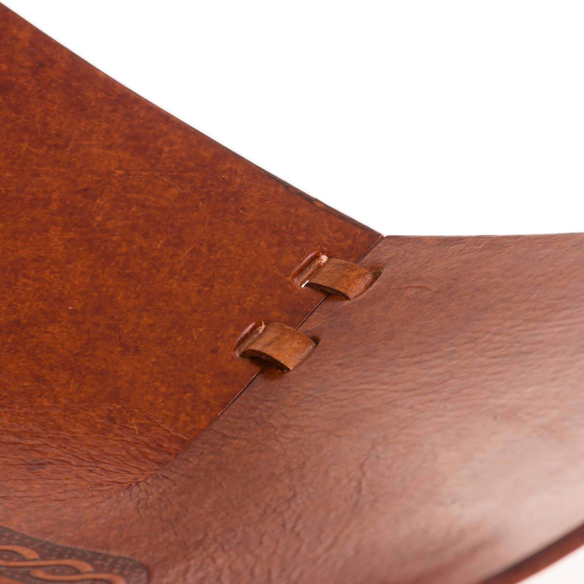 Premium Leather Catchall Tray with Lasso Motif – Handcrafted in Peru