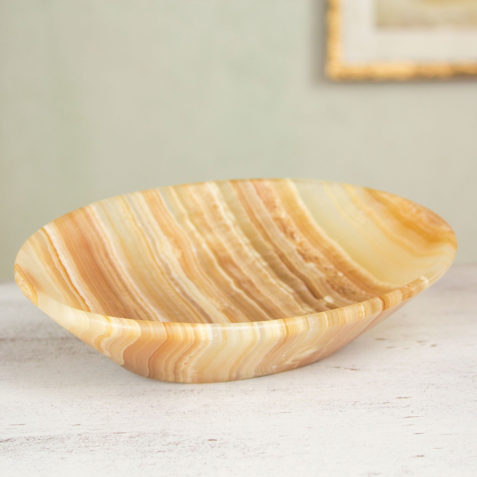 Premium Handcrafted Onyx Soap Dish - Striped Elegance from Mexico