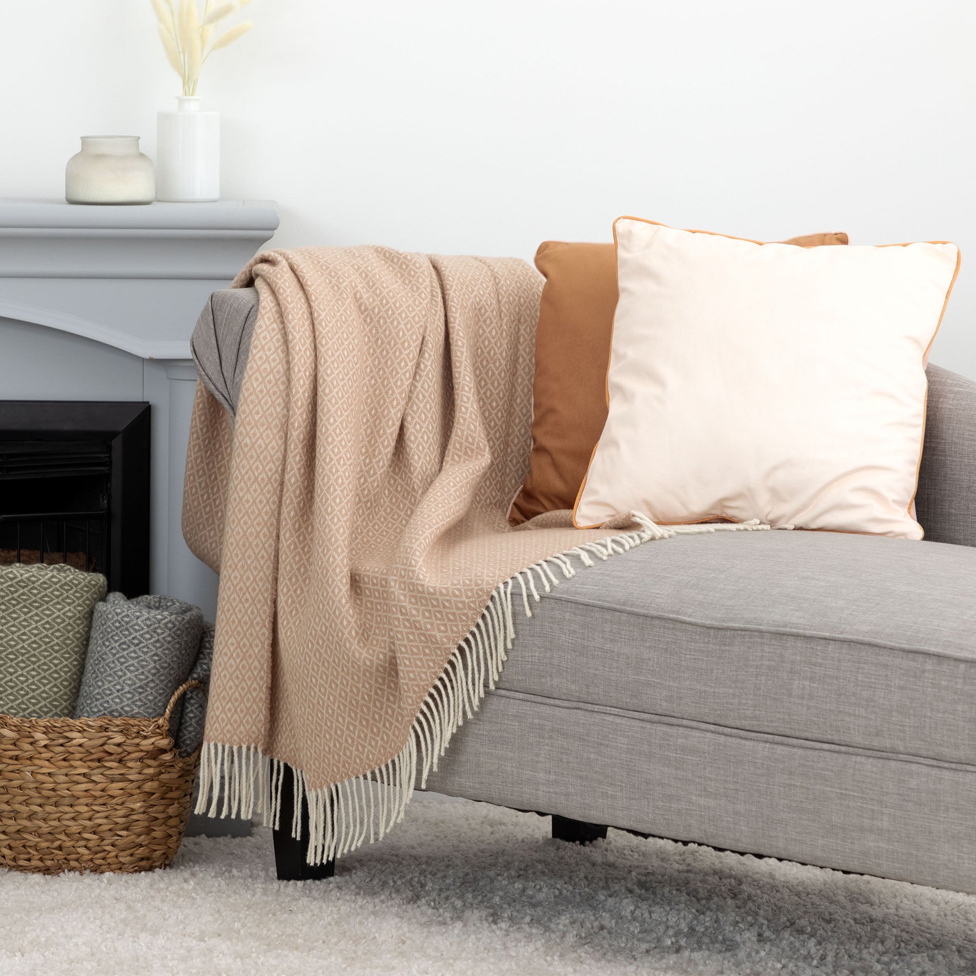 Premium Ukrainian 100% Wool Fringed Throw Blanket - Ultimate Warmth & Style