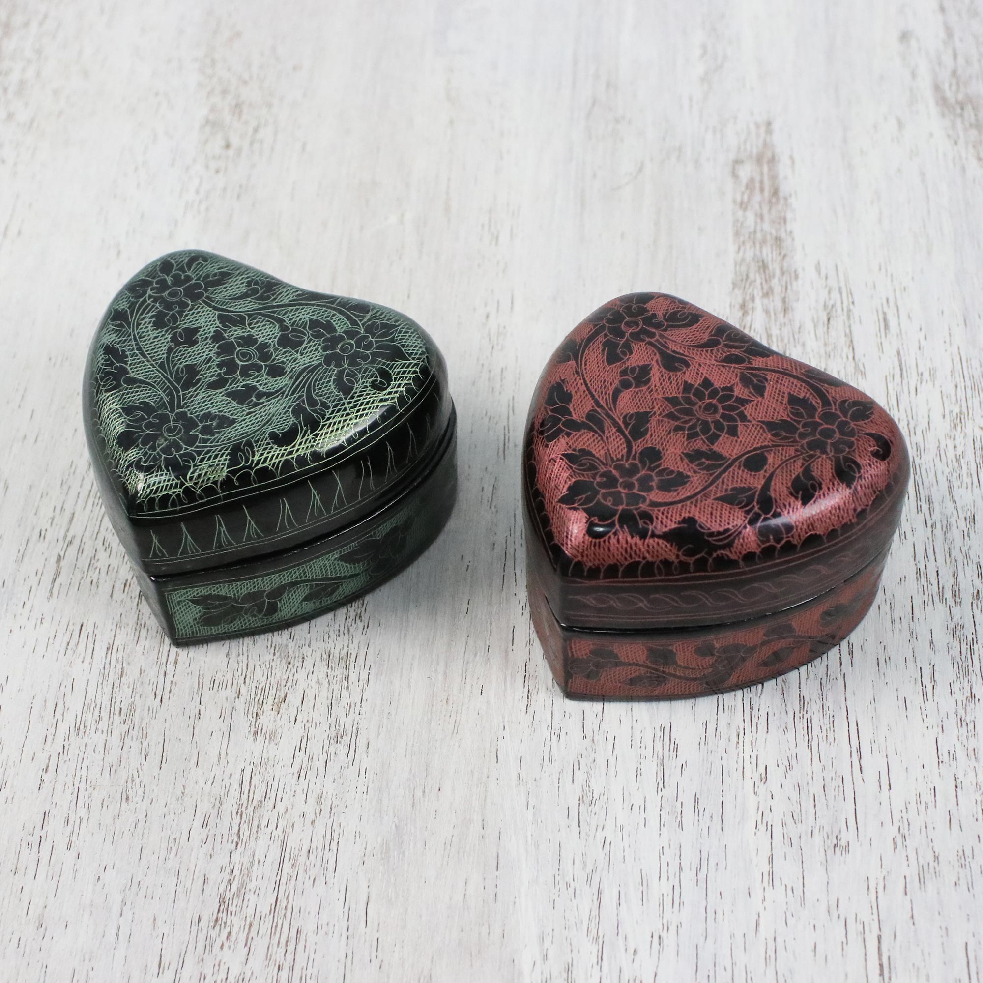 Premium Floral Hearts Lacquerware Box Set - Handcrafted Heart-Shaped Mango Wood Pair