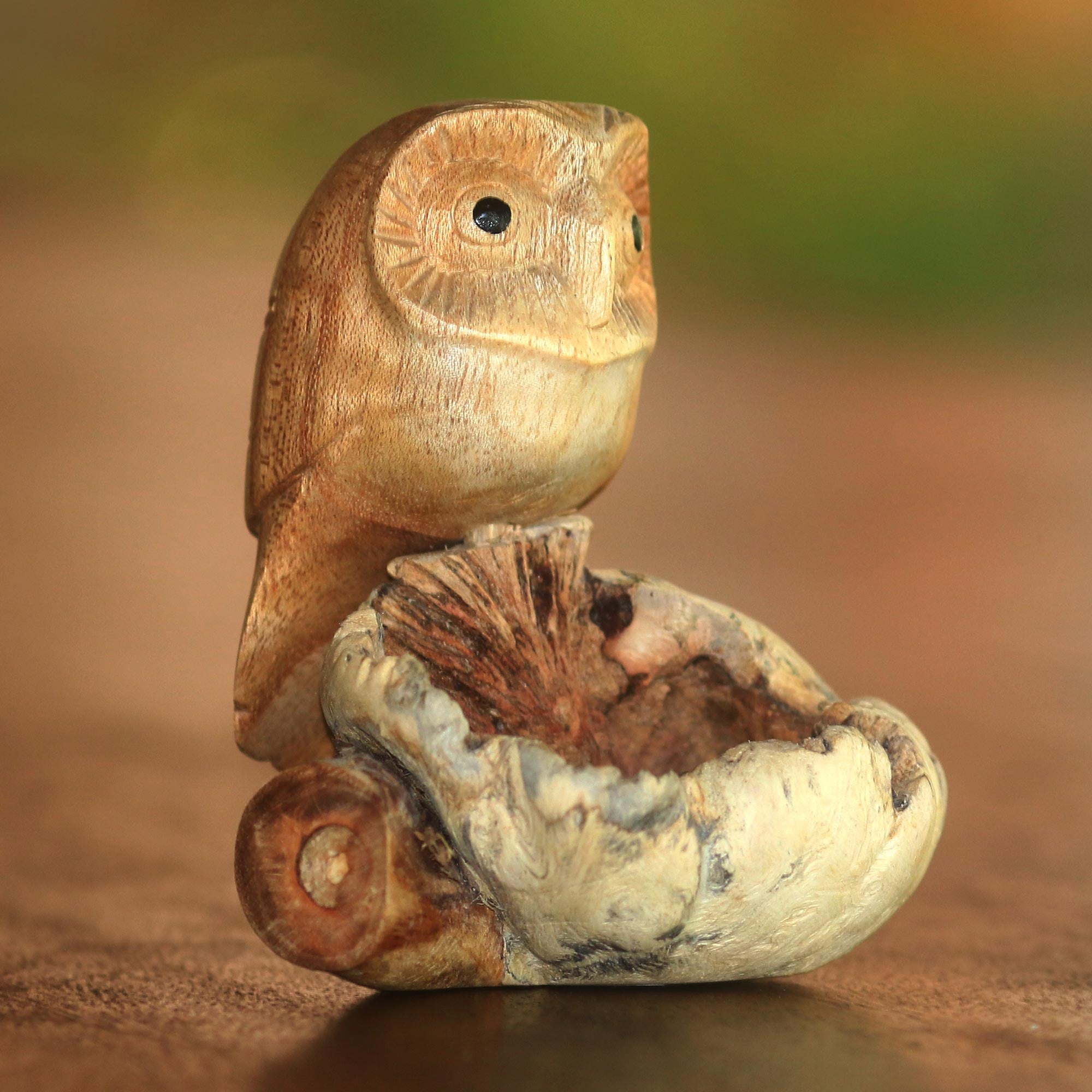 Premium Hand-Carved Lone Owl Figurine - Eco-Friendly Bali Decor