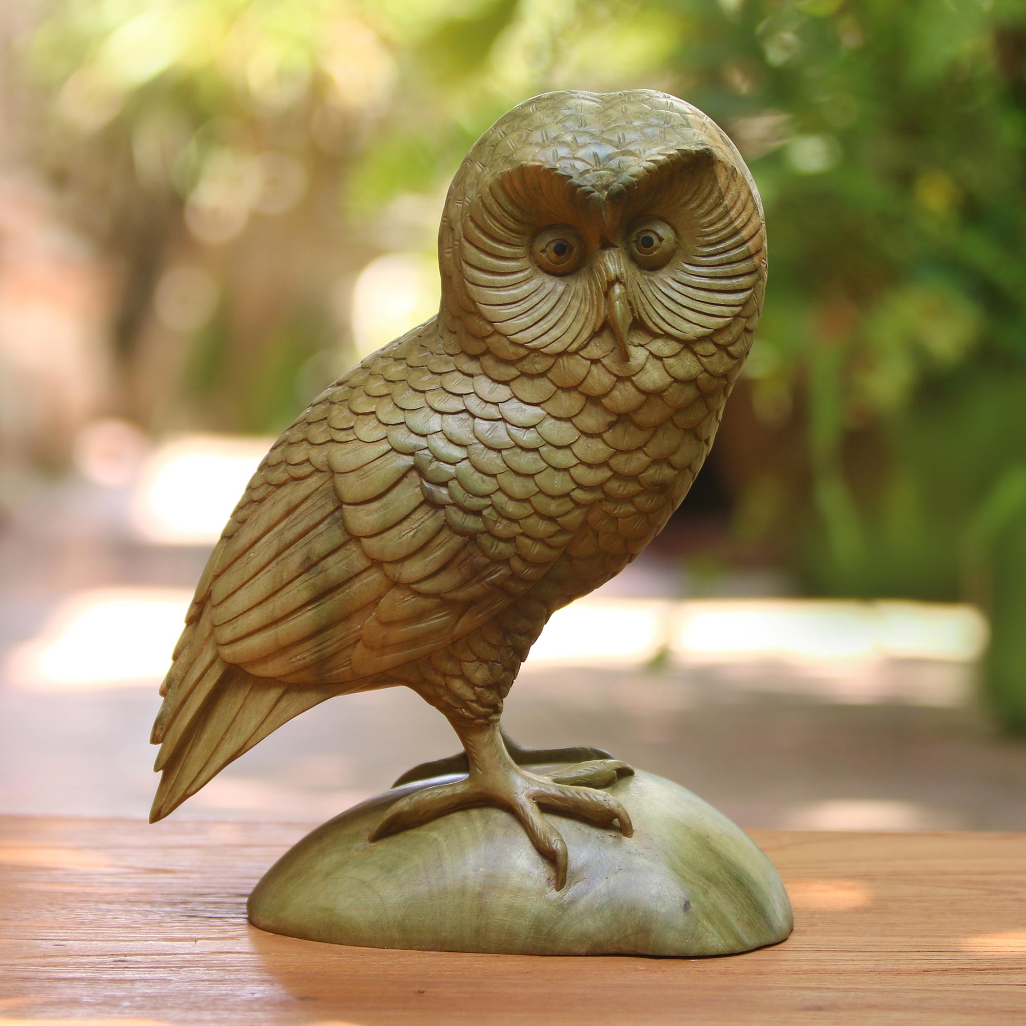 Premium Hand-Carved Hibiscus Wood Owl Sculpture – Intelligent Design from Bali