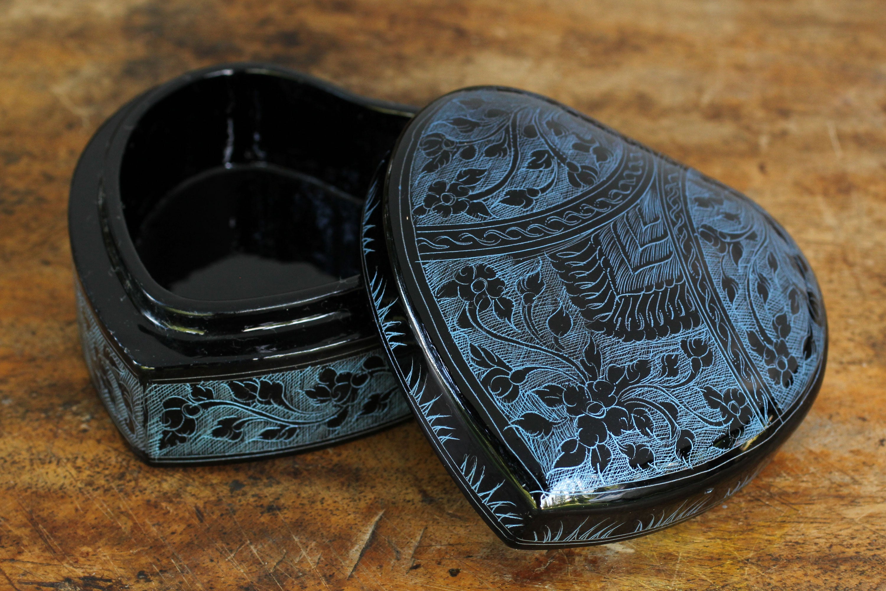 Premium Handcrafted Blue Floral Heart Box - Thai Lacquer Artistry