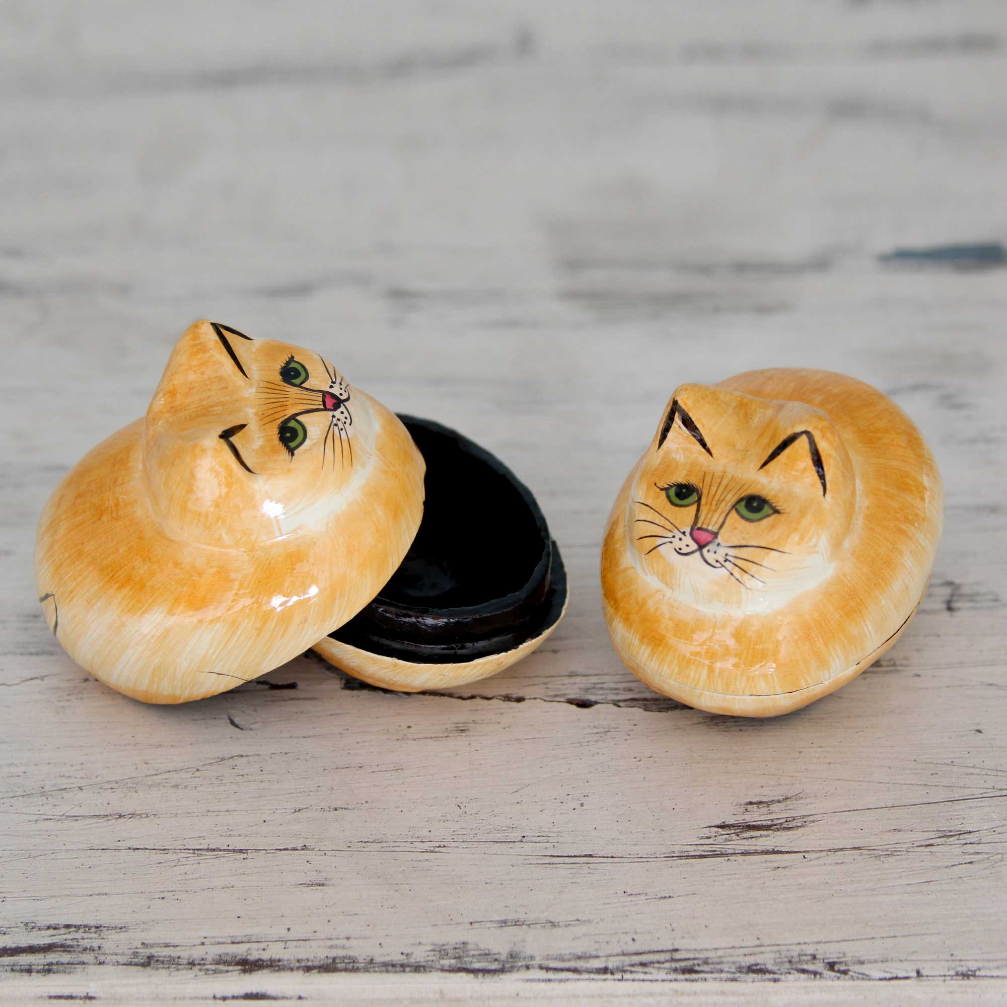 Premium Handcrafted Charismatic Cat Boxes - Papier Mache Artistry