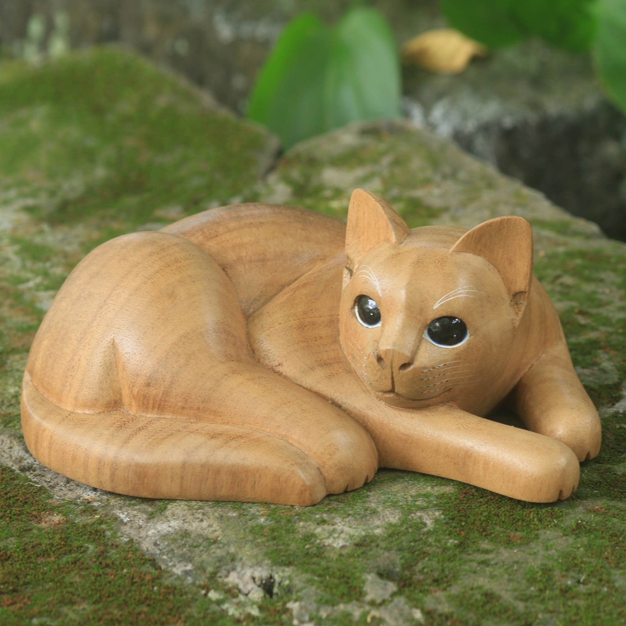 Premium Handcrafted Marmalade Tabby Cat Sculpture in Suar Wood