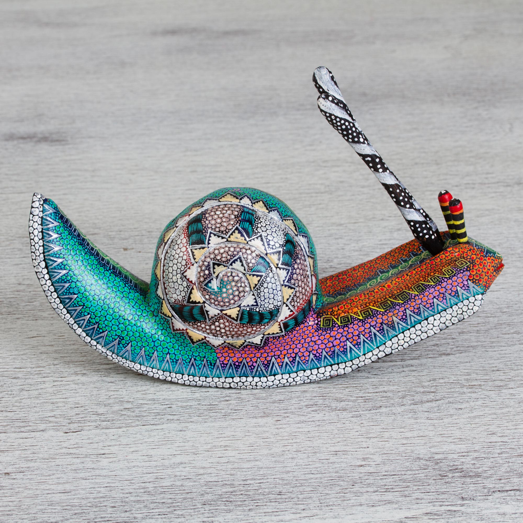Premium Hand-Painted Snail Alebrije: Vibrant Mexican Wood Sculpture