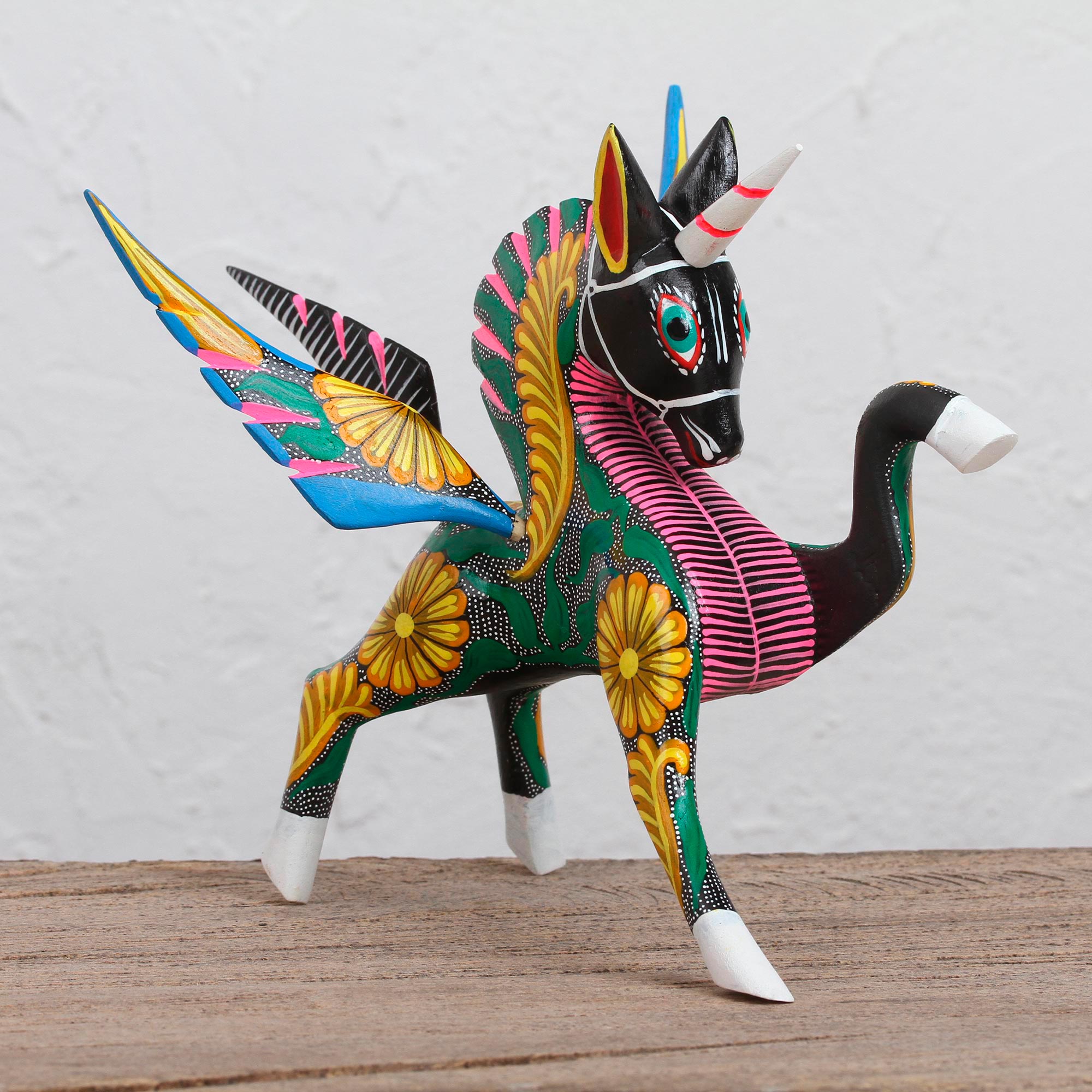 Premium Handcrafted Alebrije Pegasus Sculpture - Authentic Peruvian Folk Art