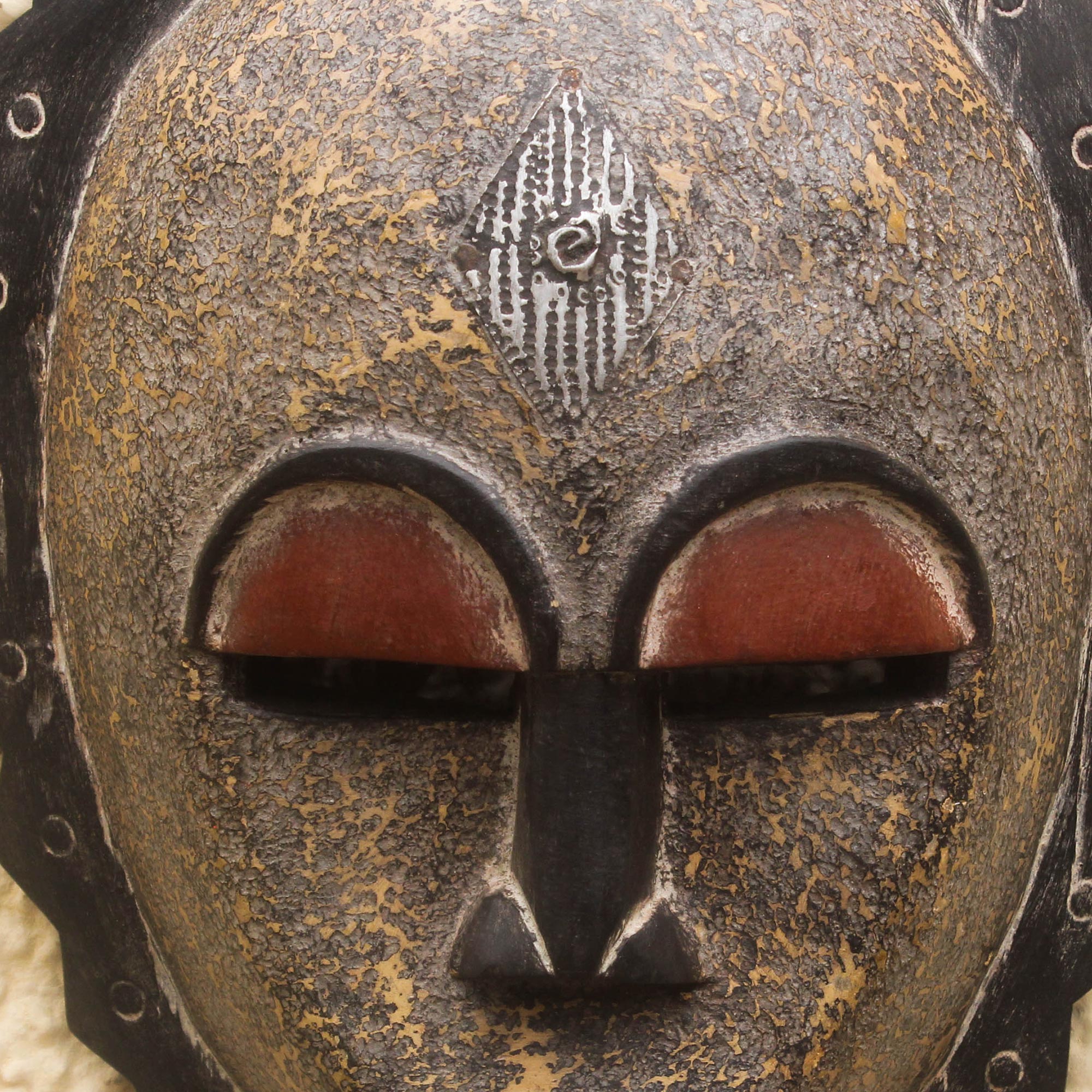 Premium Nigerian Wood Mask - 'Dufu' Artisan Craft