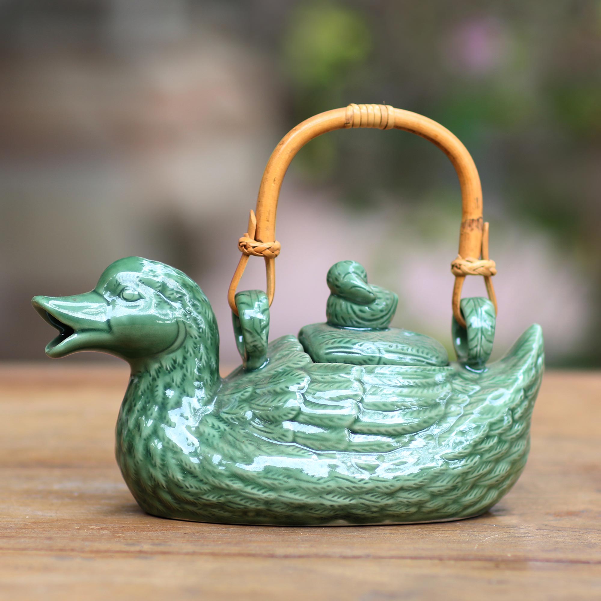 Premium Mamma Duck Ceramic Teapot - Handcrafted Artistry