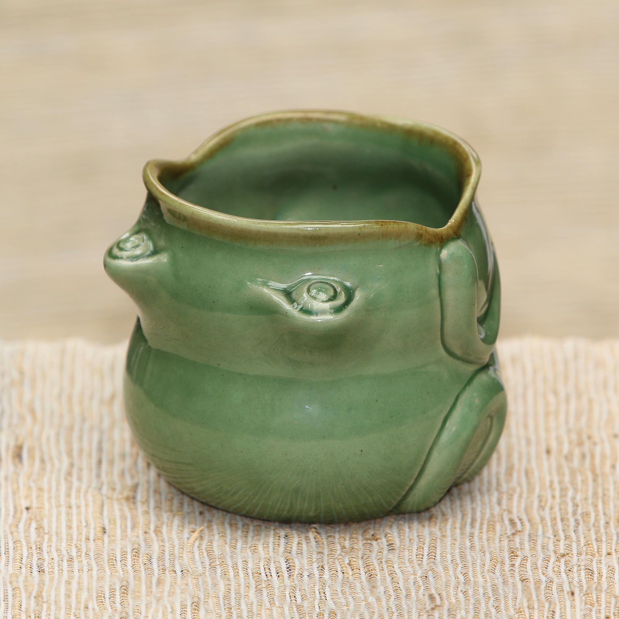 Premium Opera Frog Handcrafted Ceramic Salt Cellar - Whimsical Kitchen Upgrade