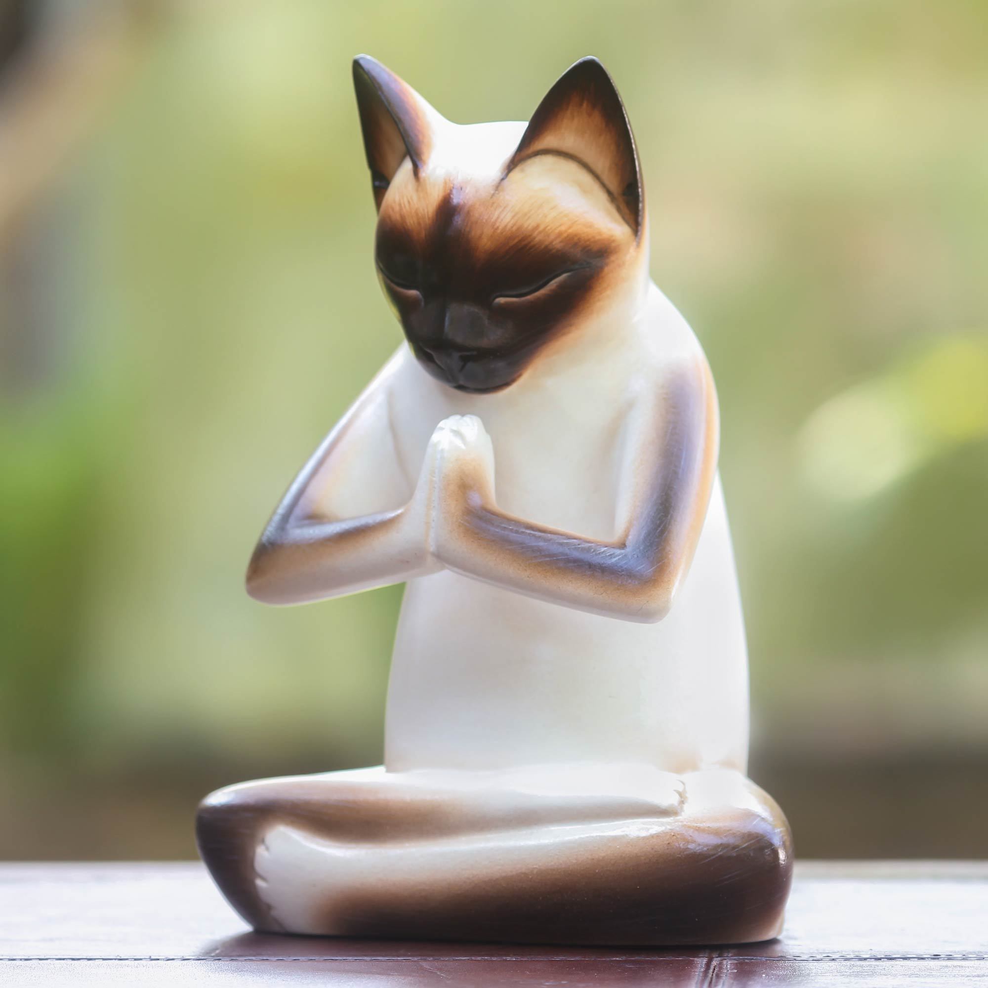 Premium Meditating Siamese Cat Sculpture - Handcrafted Albesia Wood Art