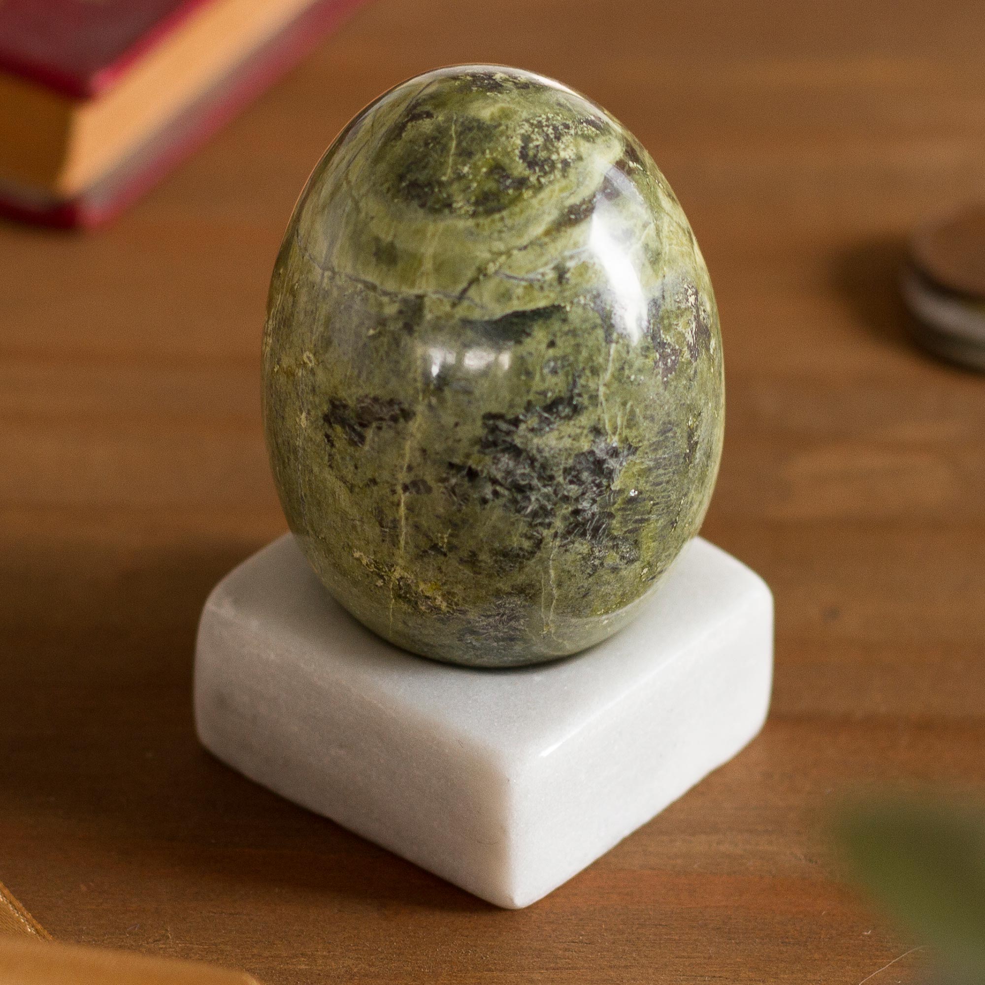 Premium Serpentine Egg Figurine - Handcrafted Peruvian Artisan Decor
