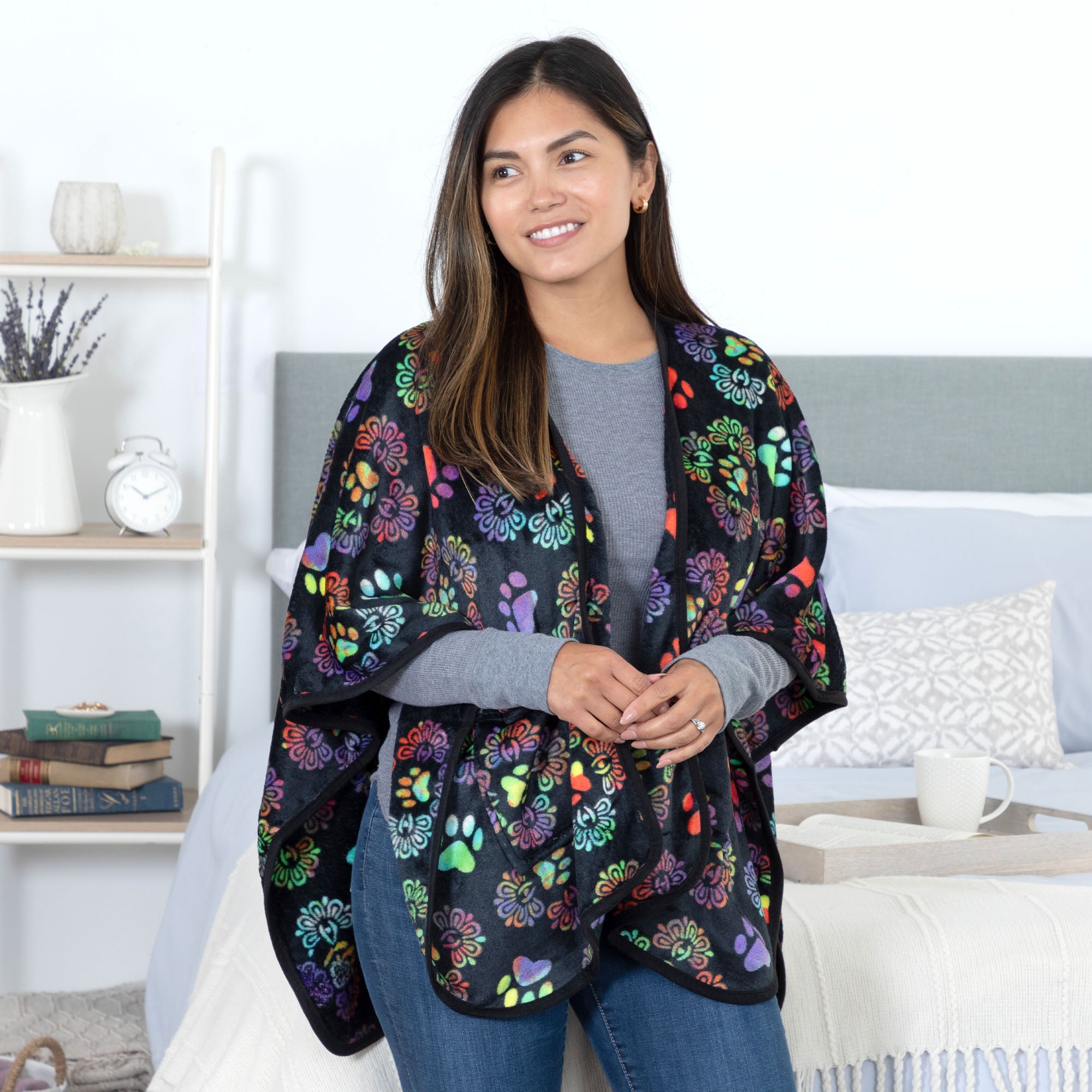 Ultimate Cozy Paw Print Pocket Wrap – Premium Fleece Shawl