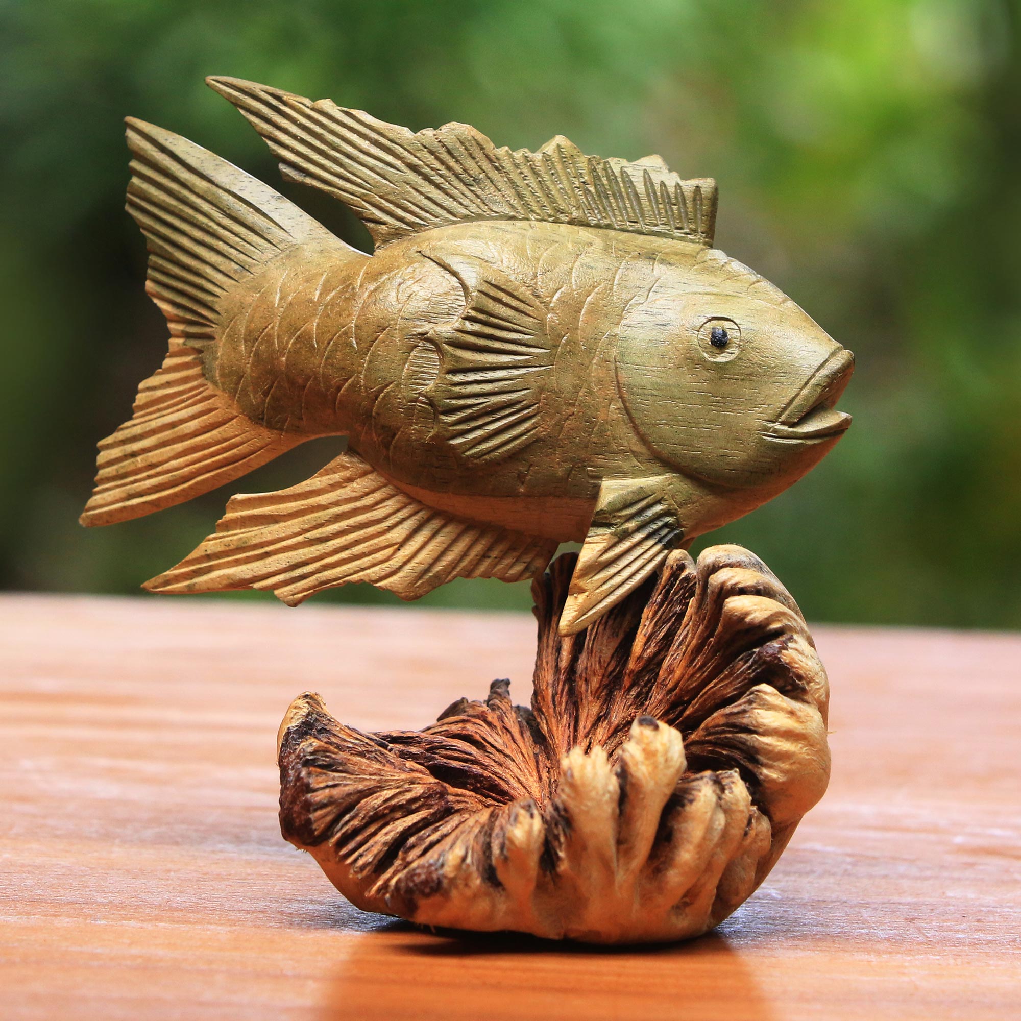 Premium Hand-Carved Gourami Fish Figurine – Authentic Balinese Artistry