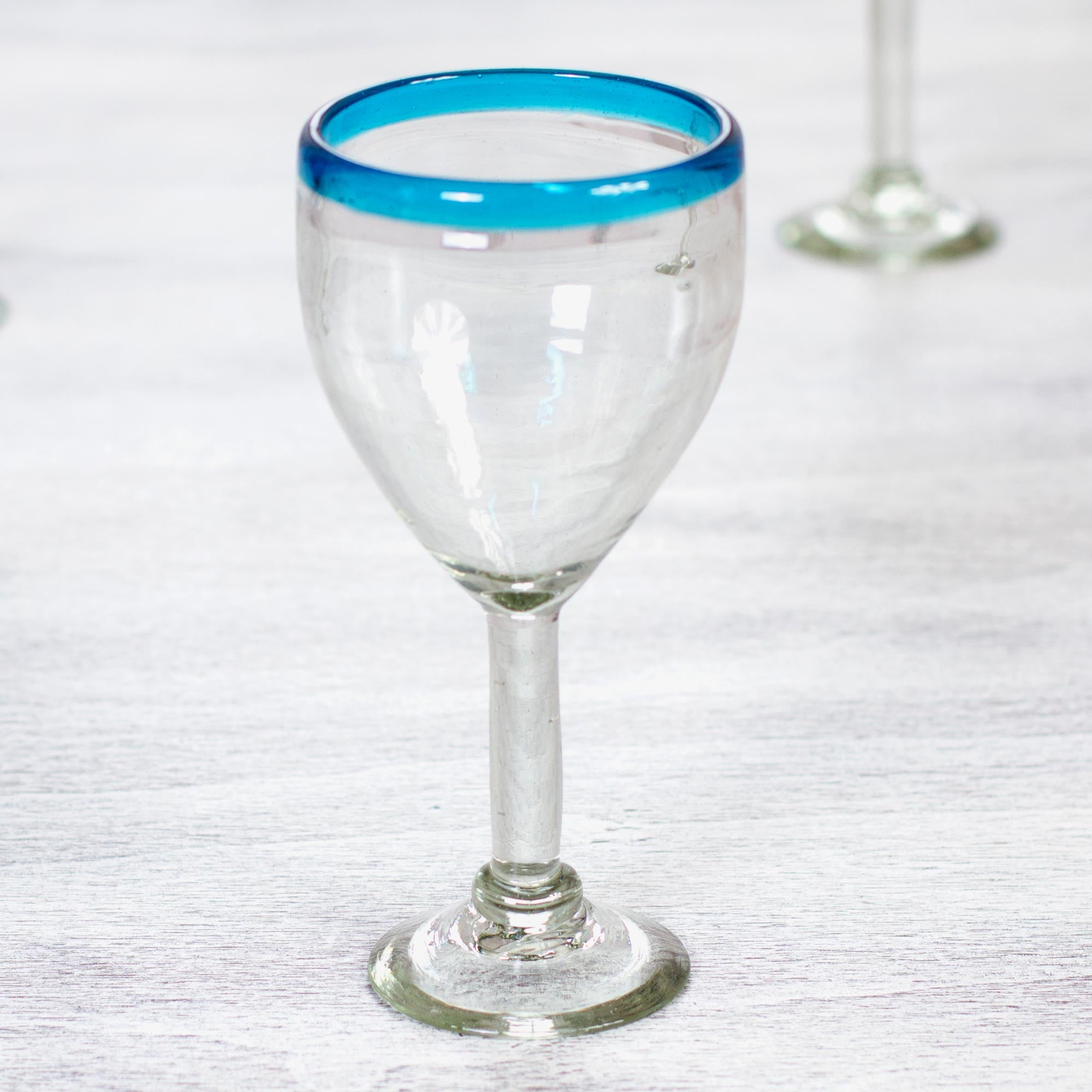 Premium Aquamarine Kiss Hand Blown Wine Glasses - Eco-Friendly Set of 6