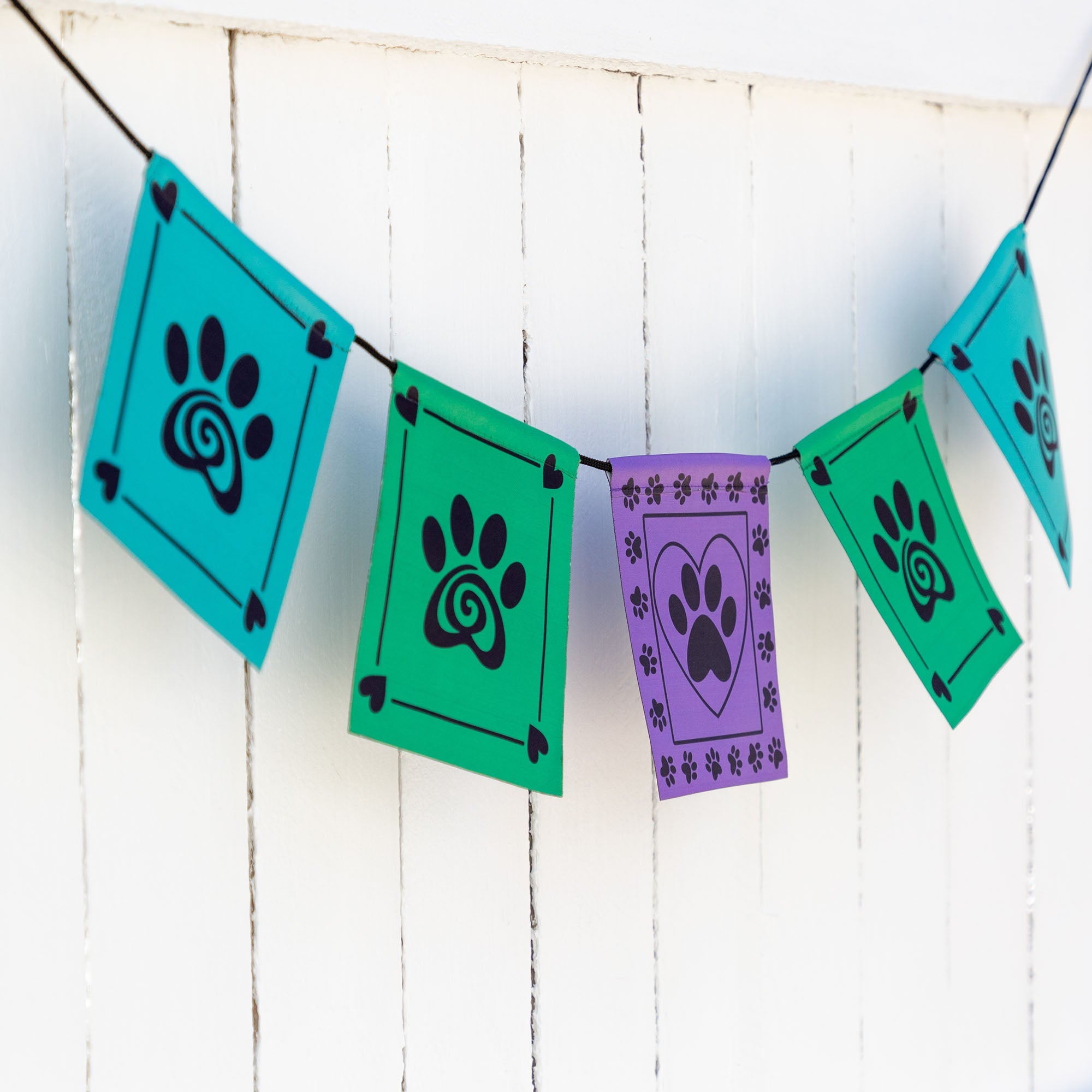 Premium Paw Print Outdoor Flags - Ultimate Pet Lover's Decor