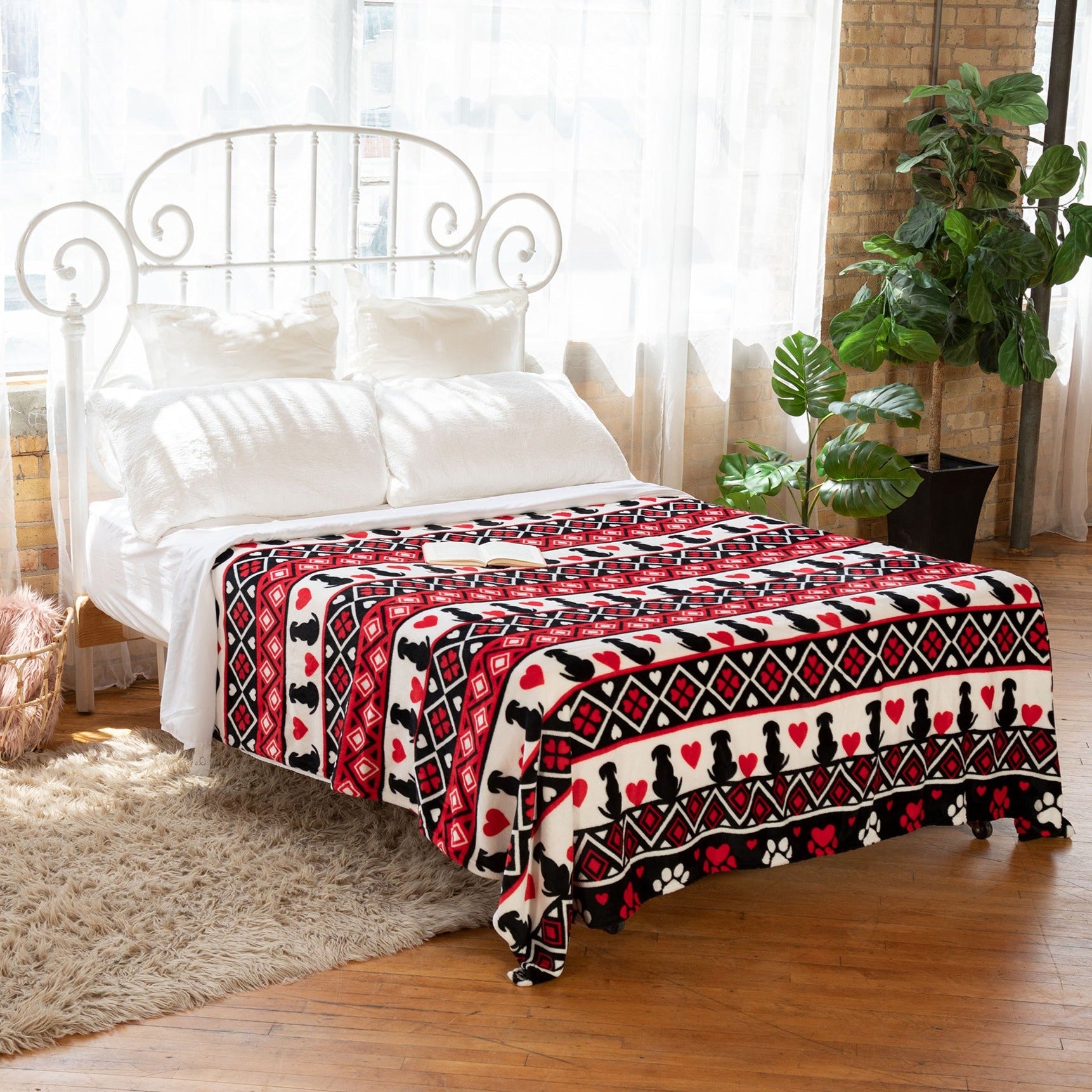 Premium Hearts & Paws Ultra-Soft Fleece Blanket