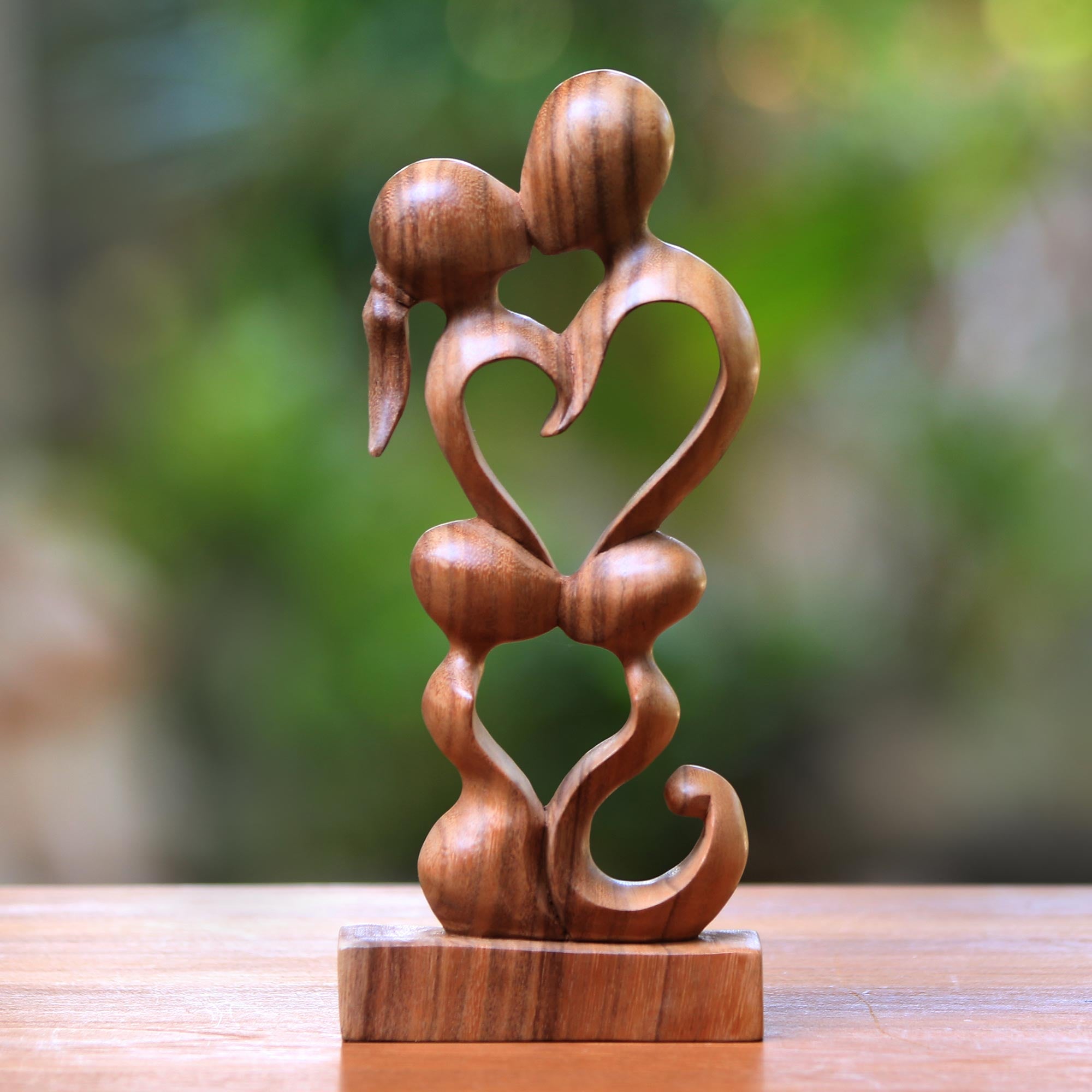 Premium Harmony Romantic Suar Wood Sculpture - Family Love Tribute