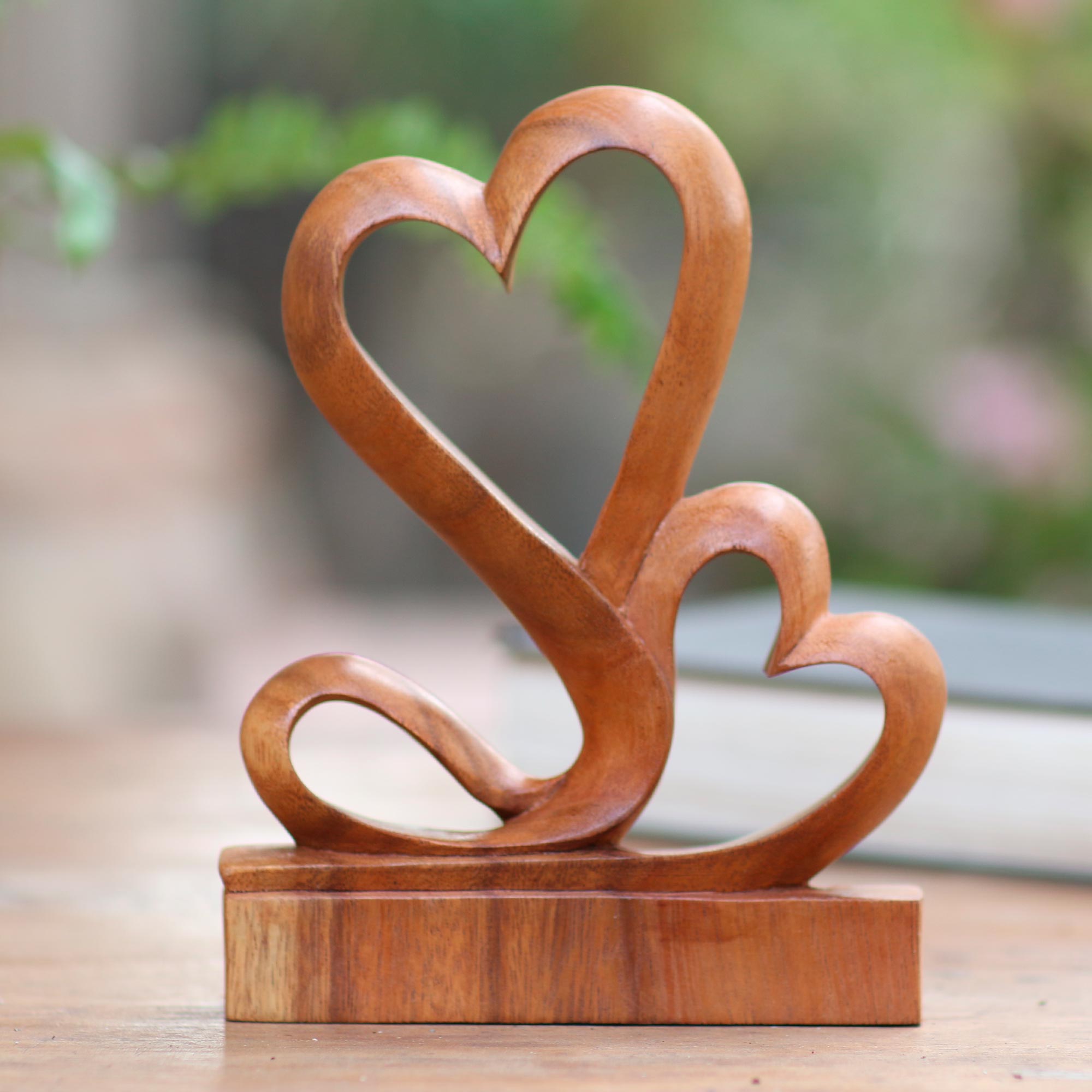 Premium Two Hearts Suar Wood Sculpture – Ultimate Romantic Art Piece