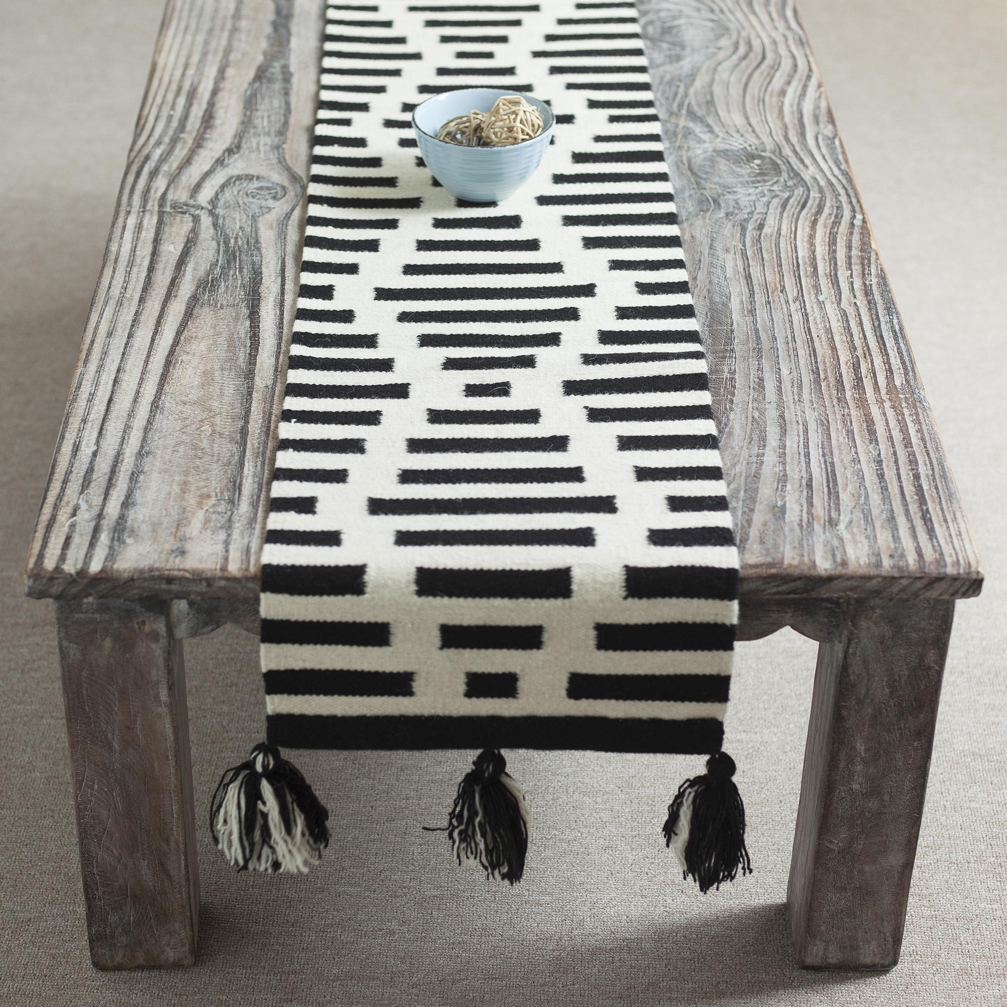 Premium Diamond Illusion Wool Table Runner - Black & Antique White