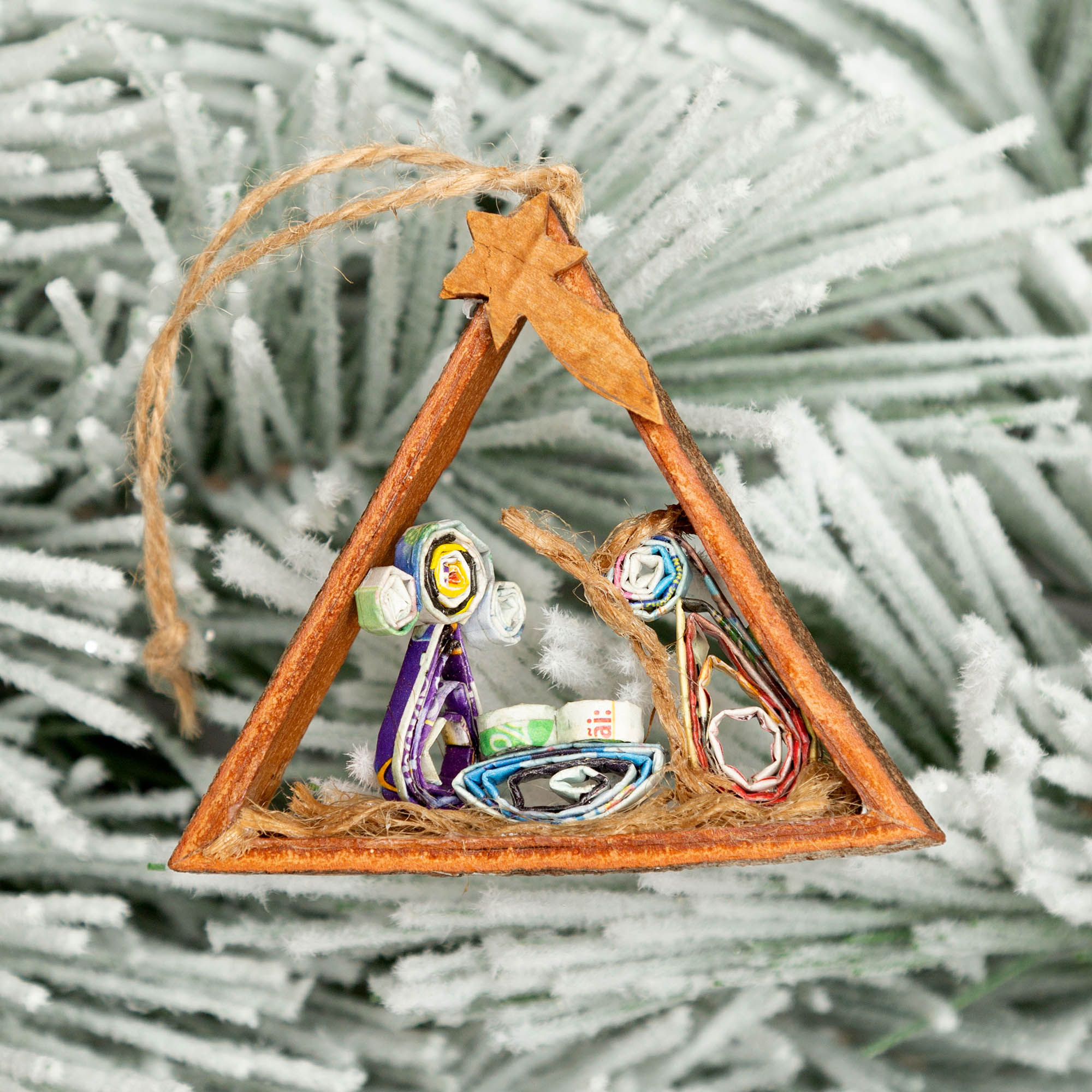 Premium Eco-Friendly Recycled Magazine & Cinnamon Ornament