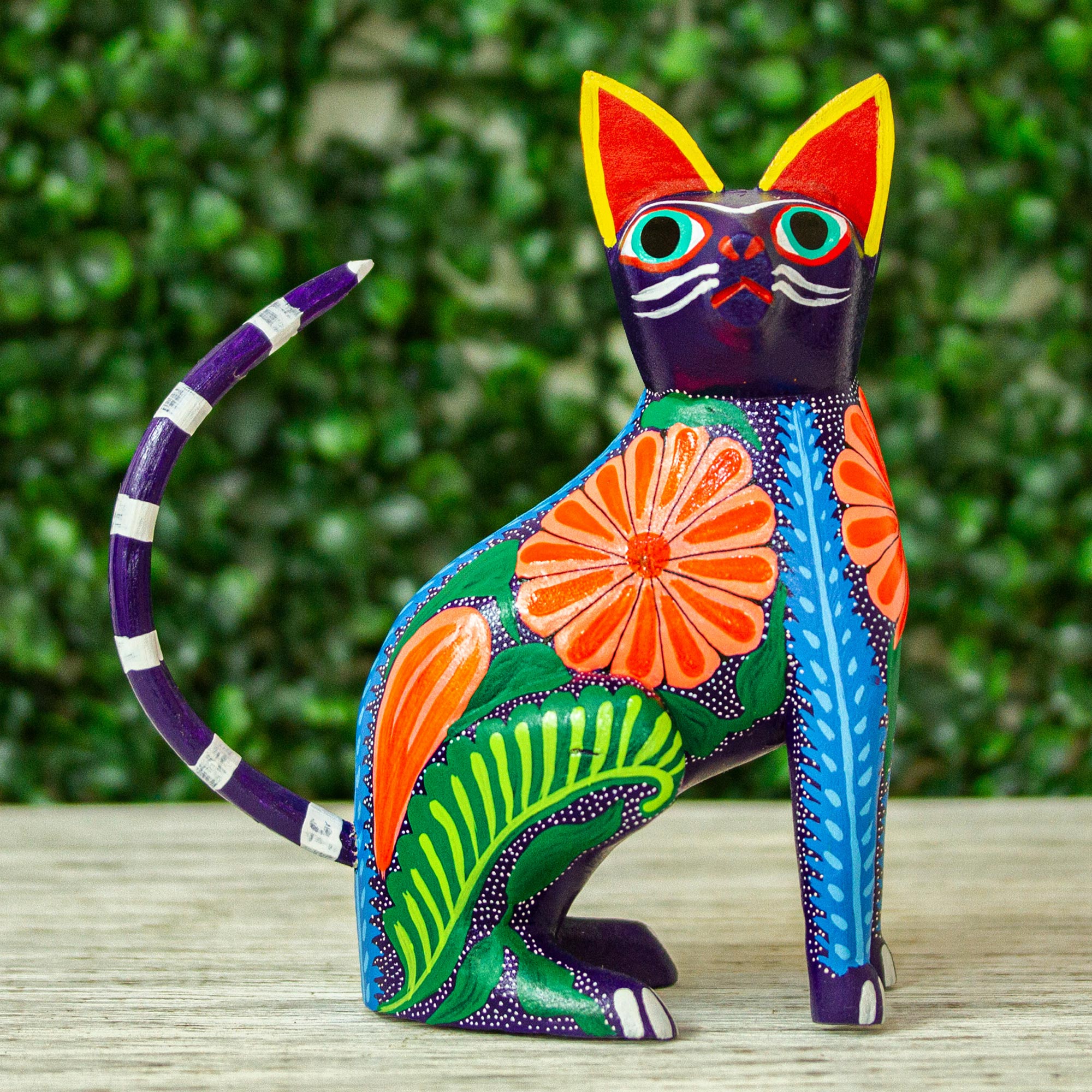 Premium Handcrafted Copal Wood Alebrije Cat Figurine - Authentic Mexican Artistry