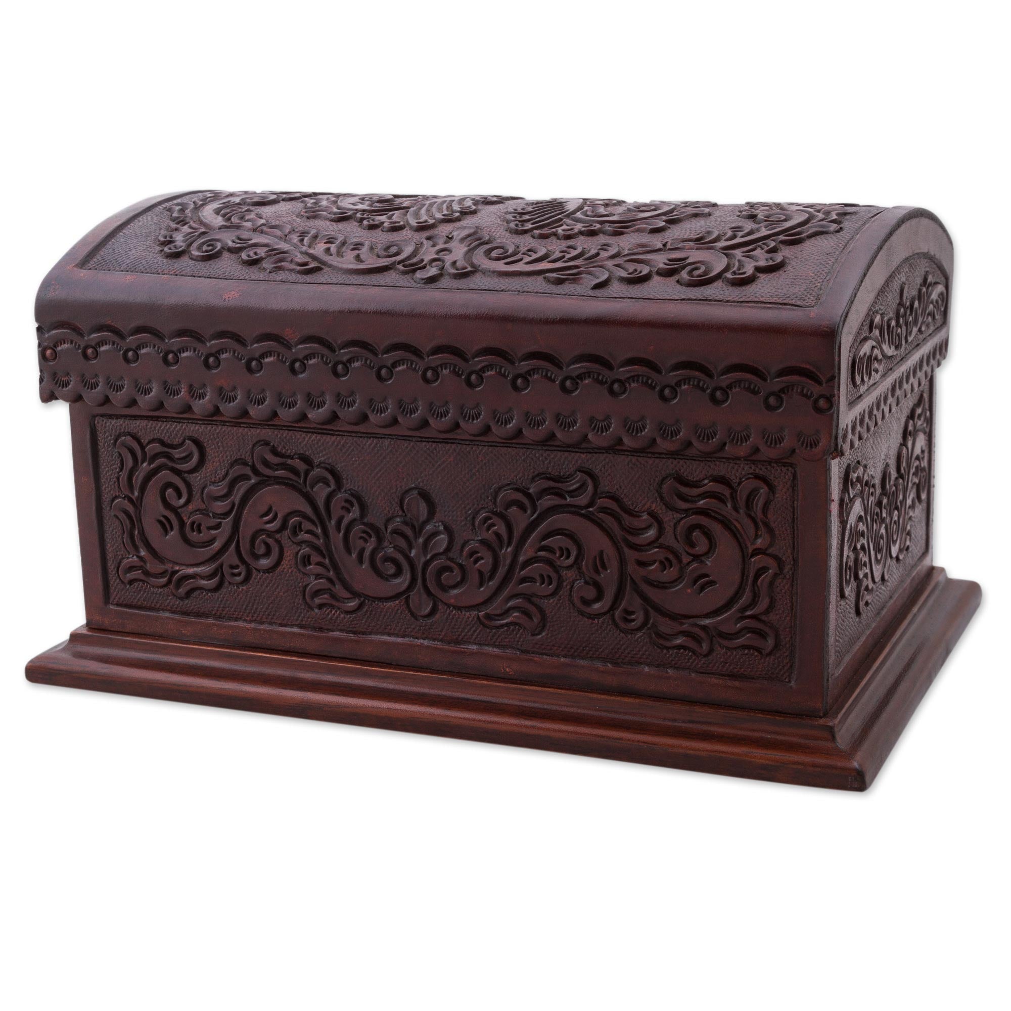 Premium Handcrafted Peruvian Leather Storage Chest