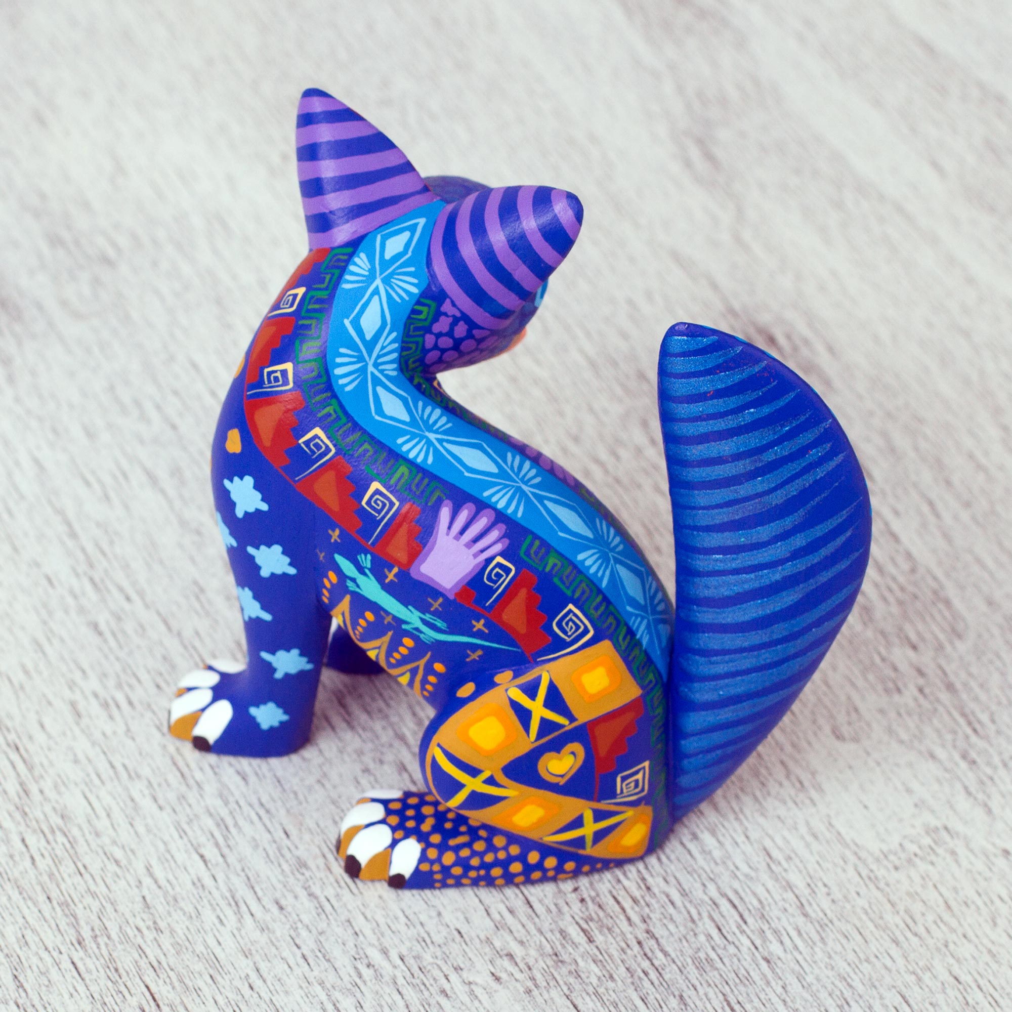 Premium Zapotec Coyote Wood Sculpture - Handcrafted Alebrije Art
