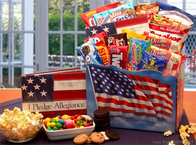 Ultimate American Snack Gift Box - Premium Patriotic Treats