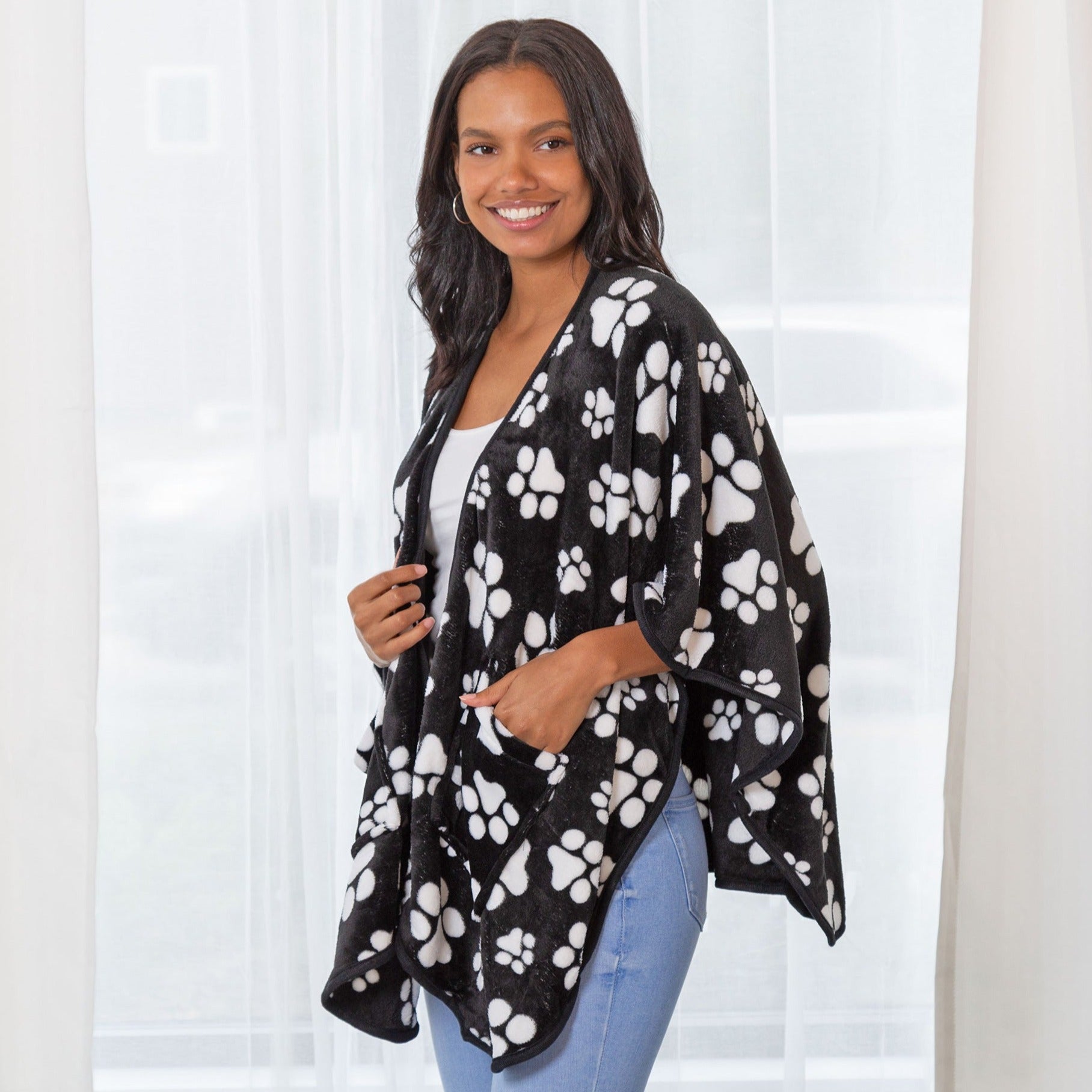 Ultimate Cozy Paw Print Pocket Wrap – Premium Fleece Shawl