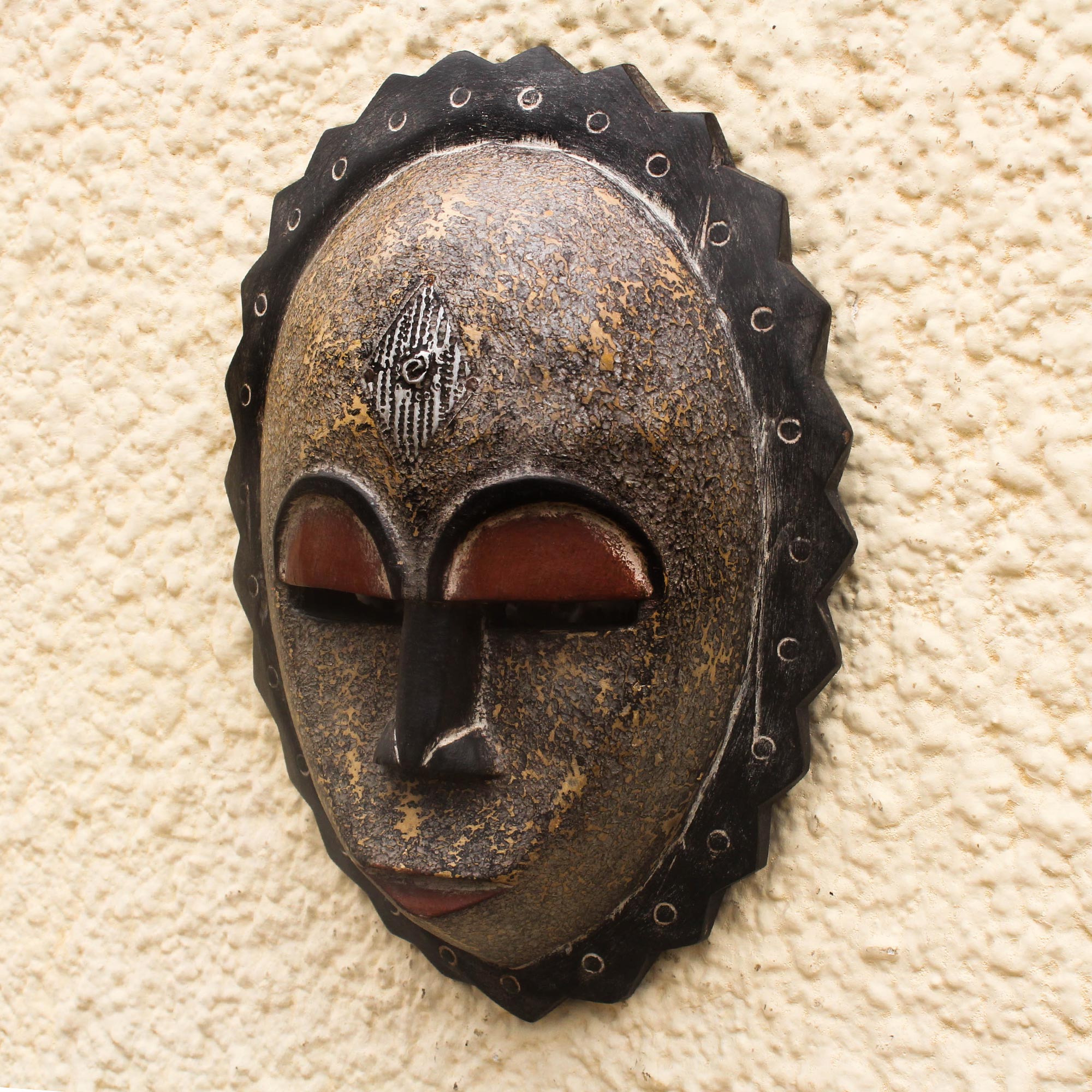 Premium Nigerian Wood Mask - 'Dufu' Artisan Craft