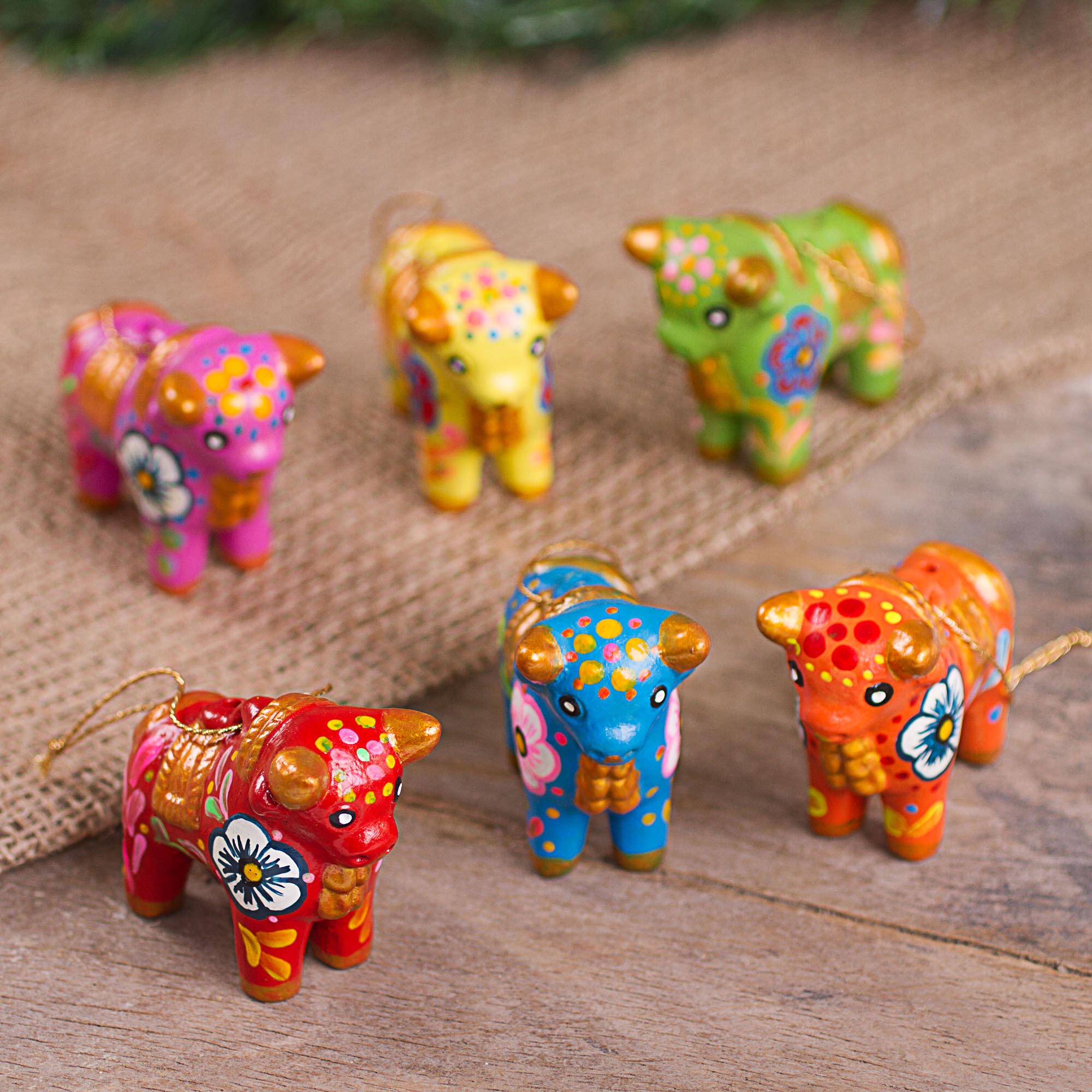 Premium Hand-Painted Torito de Pucara Ceramic Bull Ornaments - Set of 6, Artisan Crafted from Peru