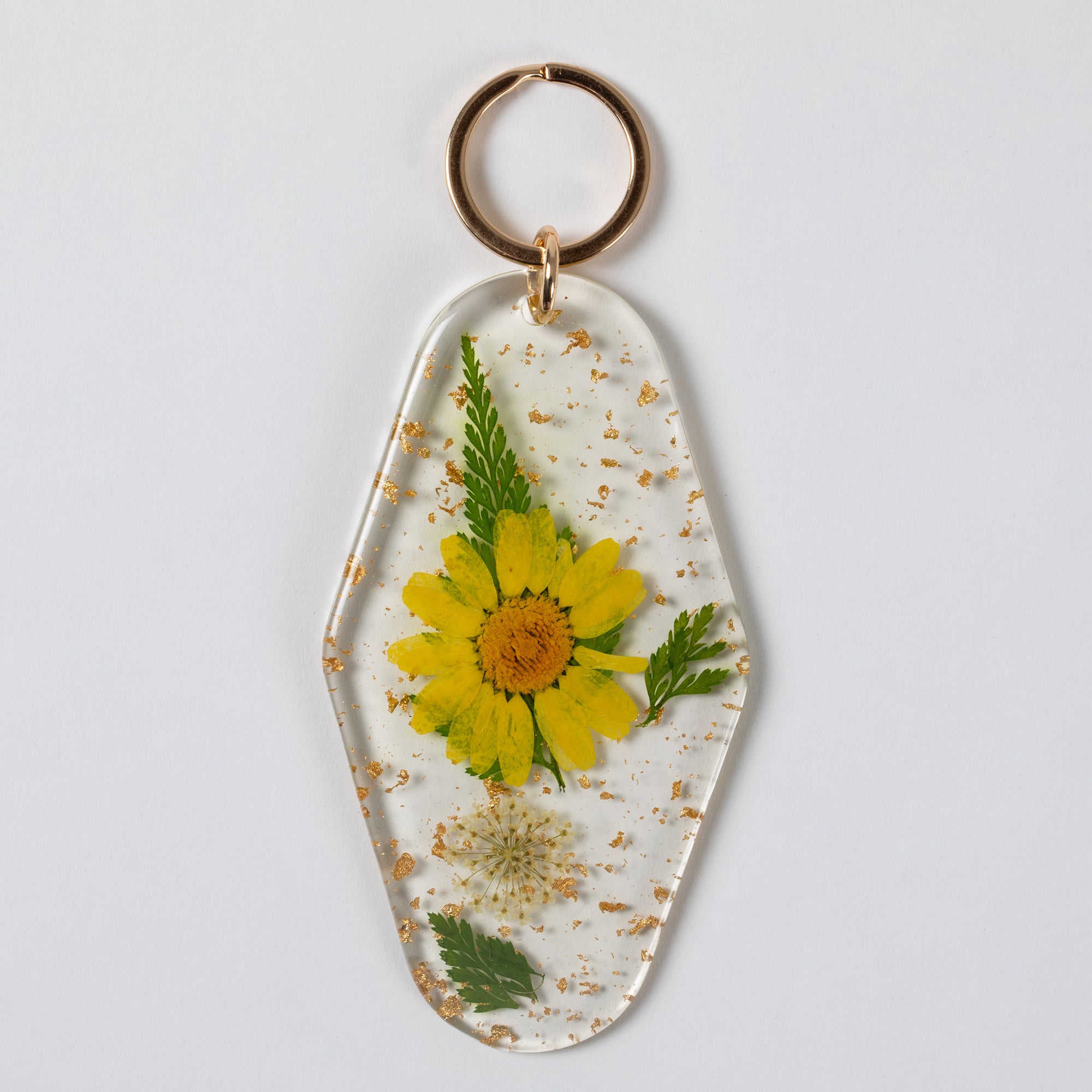 Premium Elegant Real Flowers Keychain - Nature's Beauty in Your Hands
