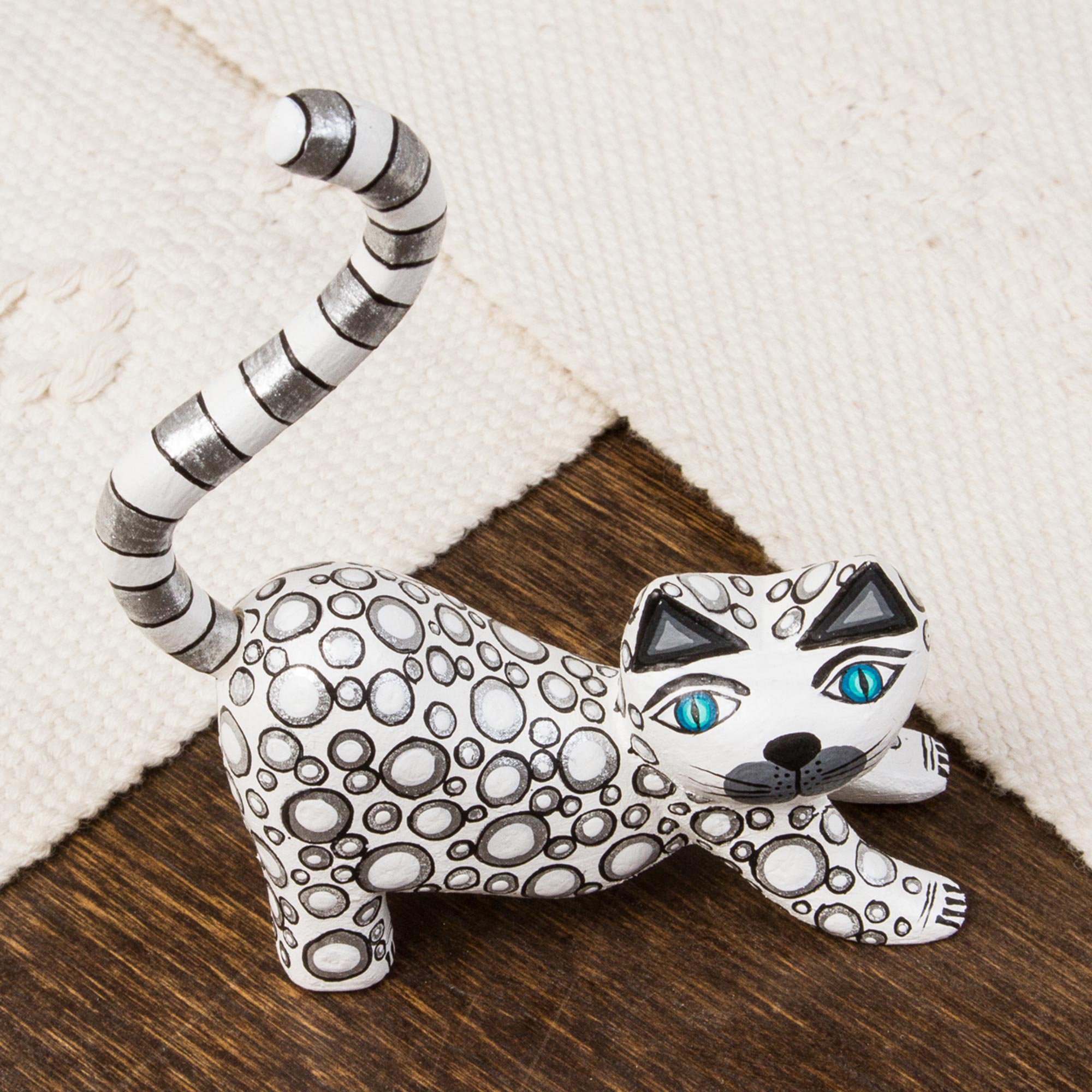 Premium Handcrafted White Wood Alebrije Cat Figurine - Playful Curiosity Cousin