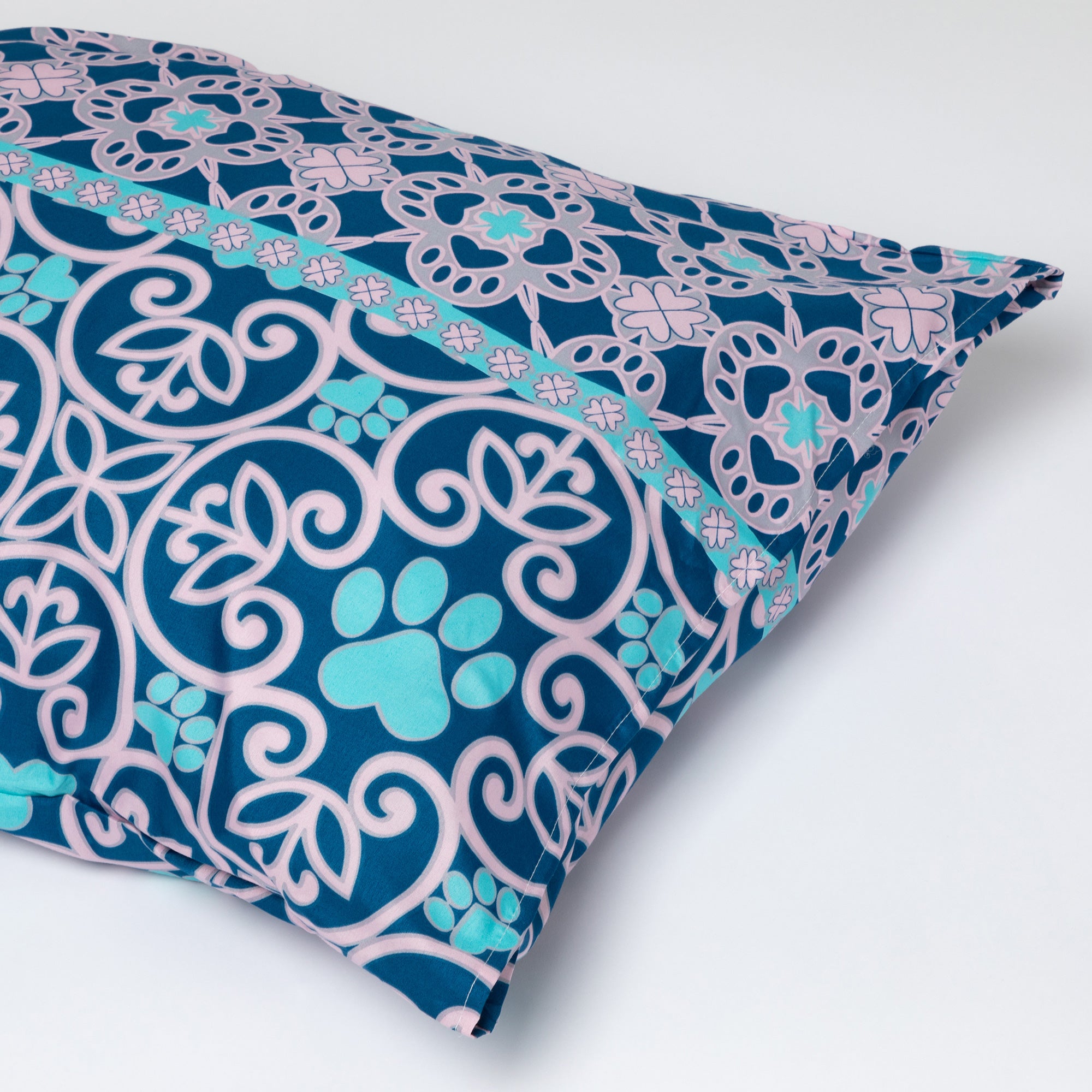 Premium Paws & Medallions Microfiber Sheet Set - Ultimate Comfort for Animal Lovers