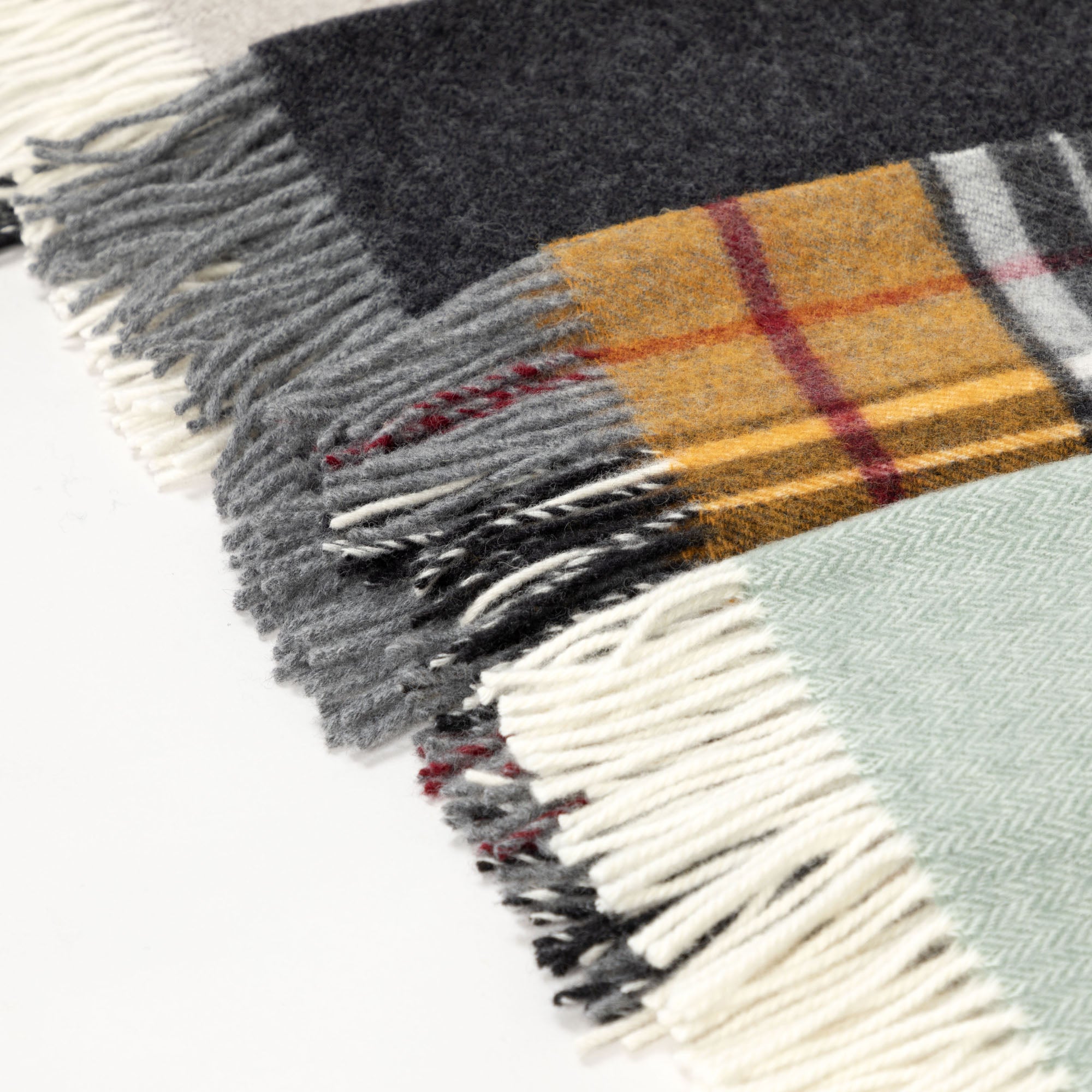 Premium Ukrainian 100% Merino Wool Throw Blanket - Ultimate Comfort & Sustainability