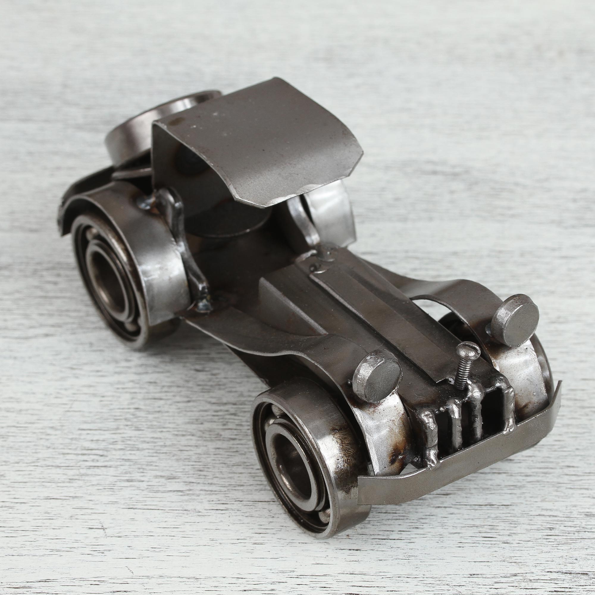 Premium Rustic Car Sculpture - Handmade Metal Art