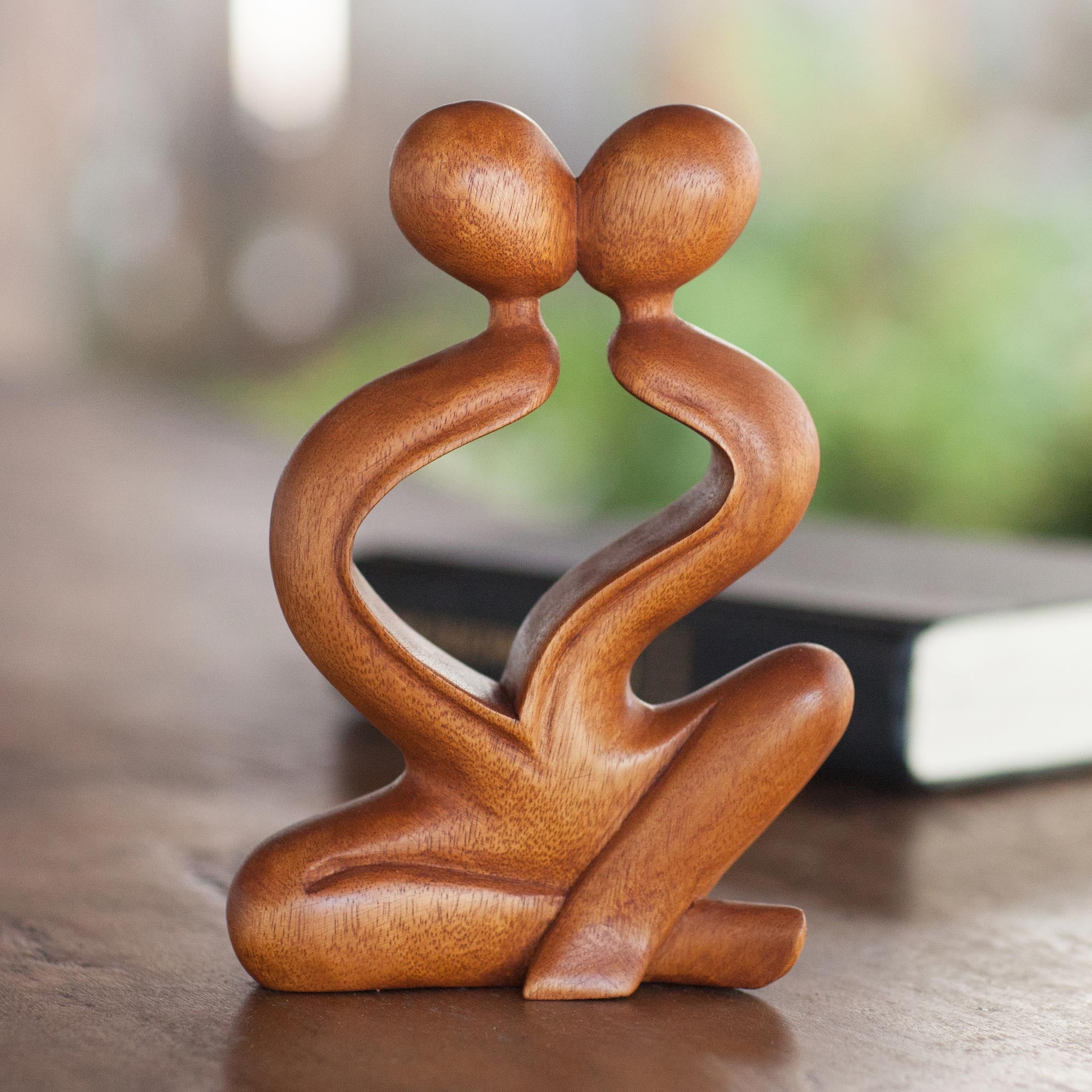 Premium Heartfelt Kiss Romantic Suar Wood Sculpture - Handcrafted Art Piece