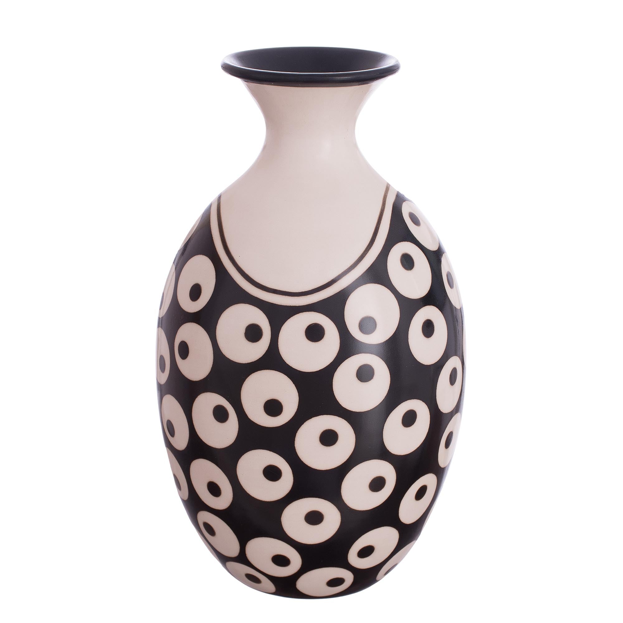 Premium Chulucanas Ceramic Vase – Handcrafted Circle Motif Design from Peru