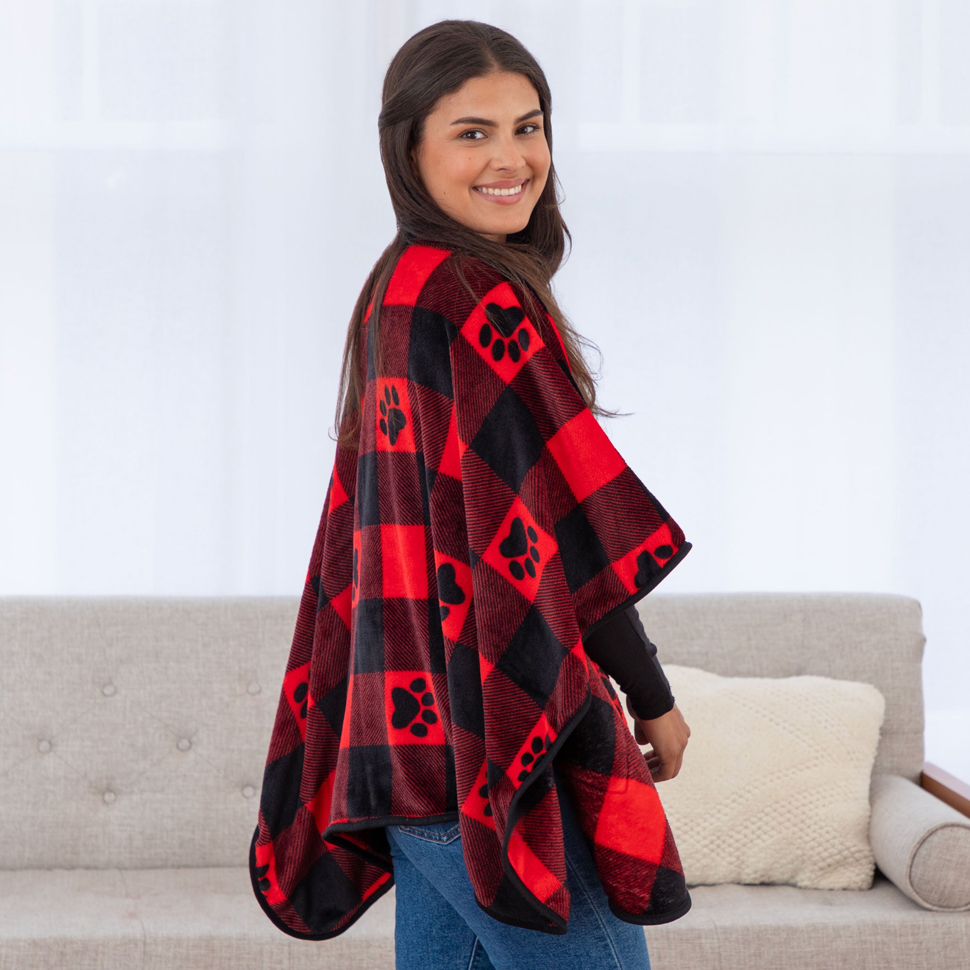 Ultimate Cozy Paw Print Pocket Wrap – Premium Fleece Shawl