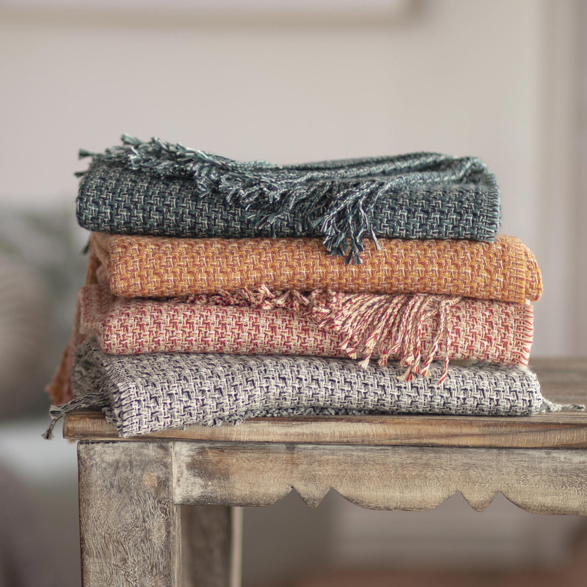 Premium Alpaca Blend Winter Throw Blanket - Cozy Monochromatic Design from Peru