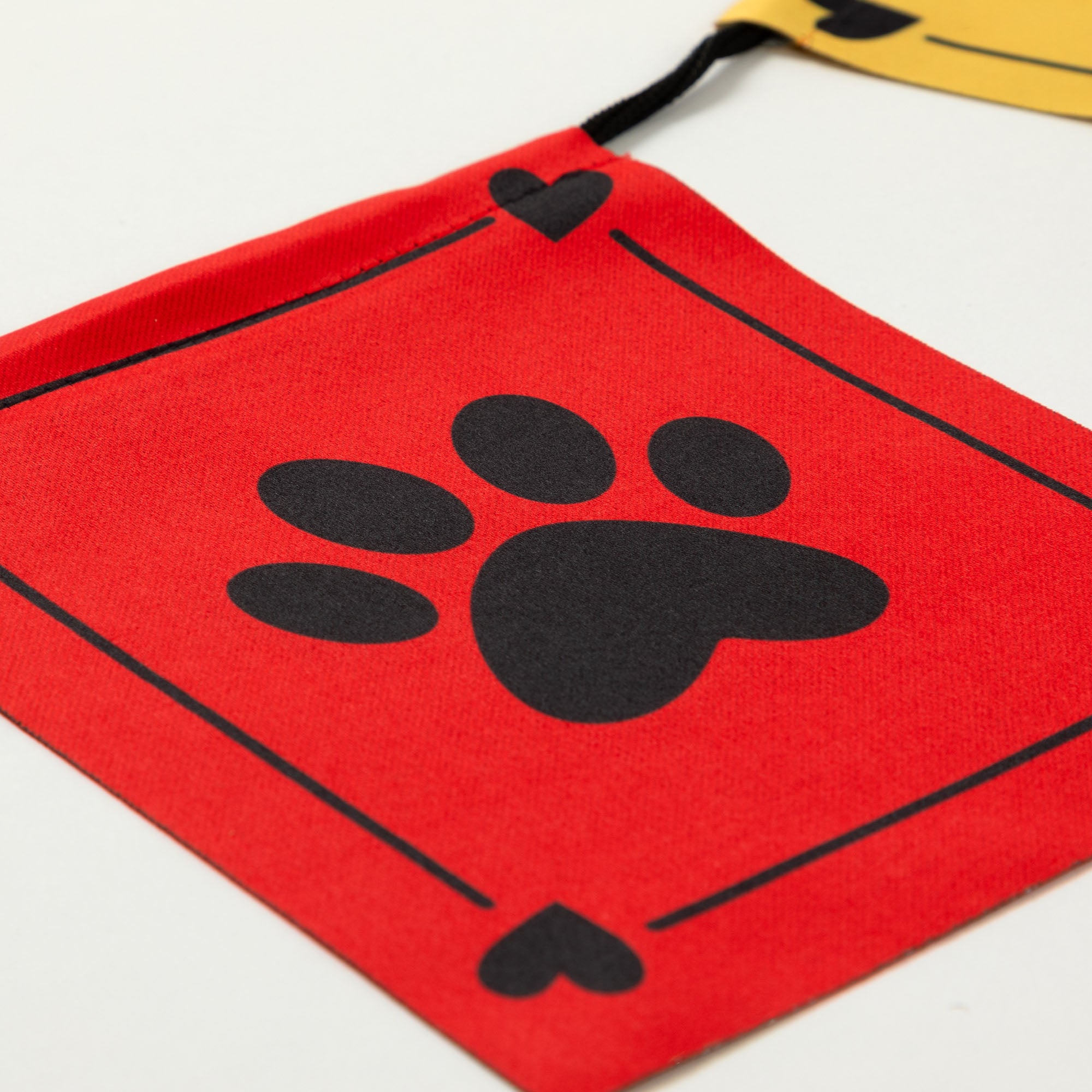 Premium Paw Print Outdoor Flags - Ultimate Pet Lover's Decor