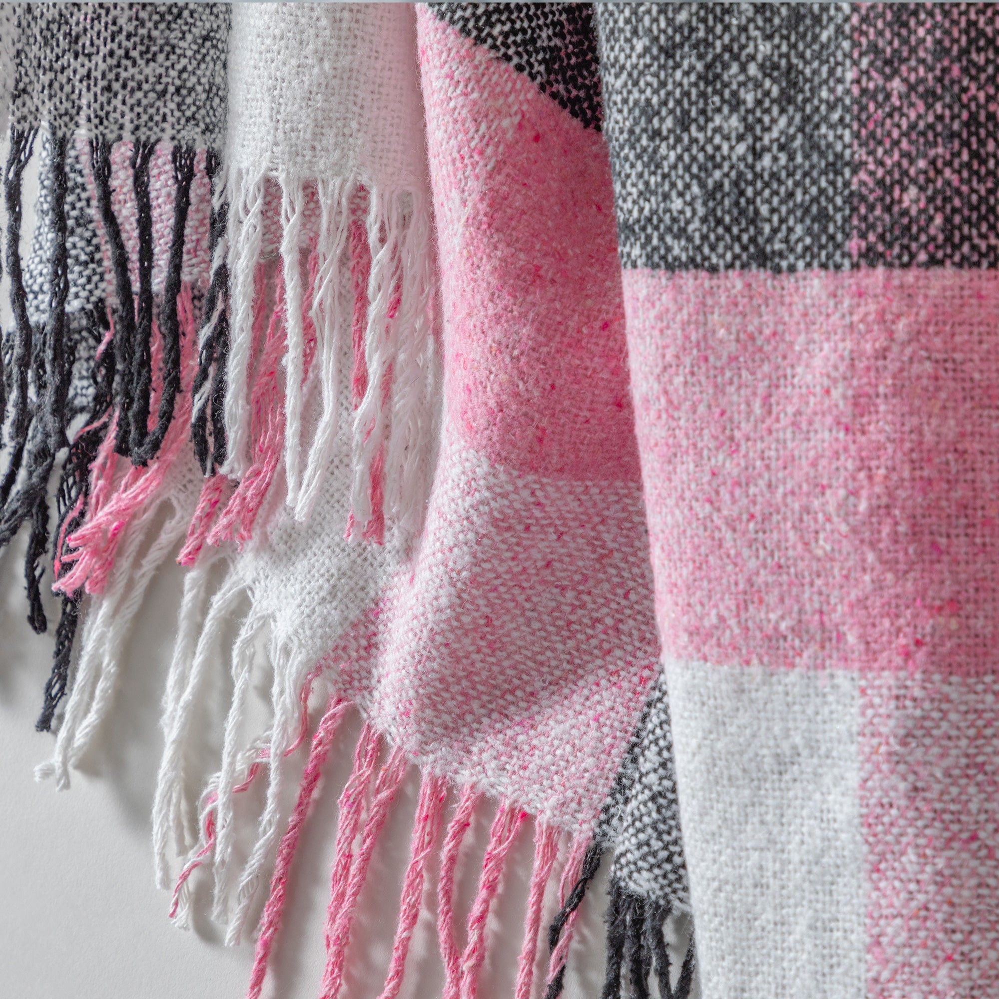 Premium Ukrainian Wool-Blend Fringed Throw Blanket - Ultimate Comfort & Warmth