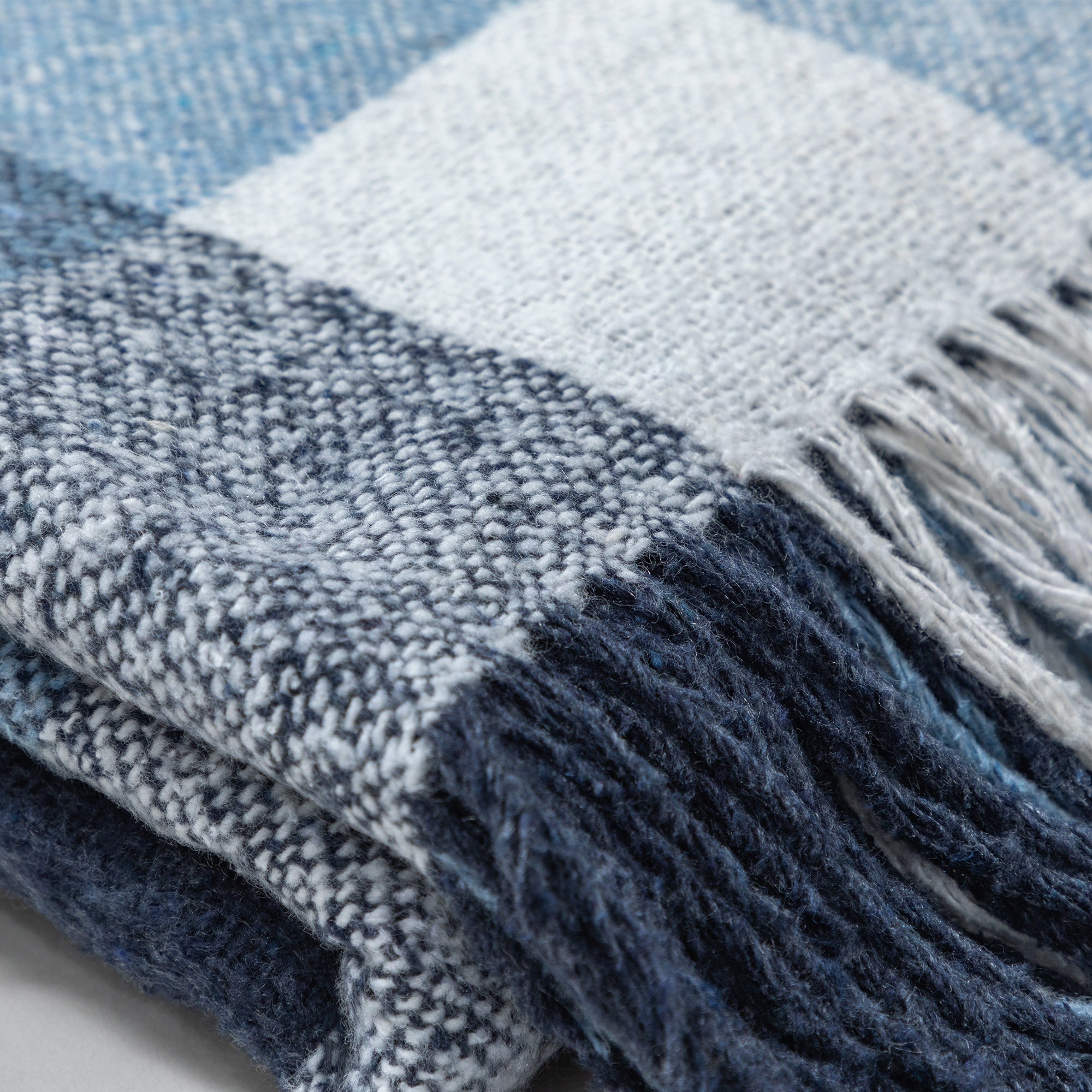 Premium Ukrainian Wool-Blend Fringed Throw Blanket - Ultimate Comfort & Warmth