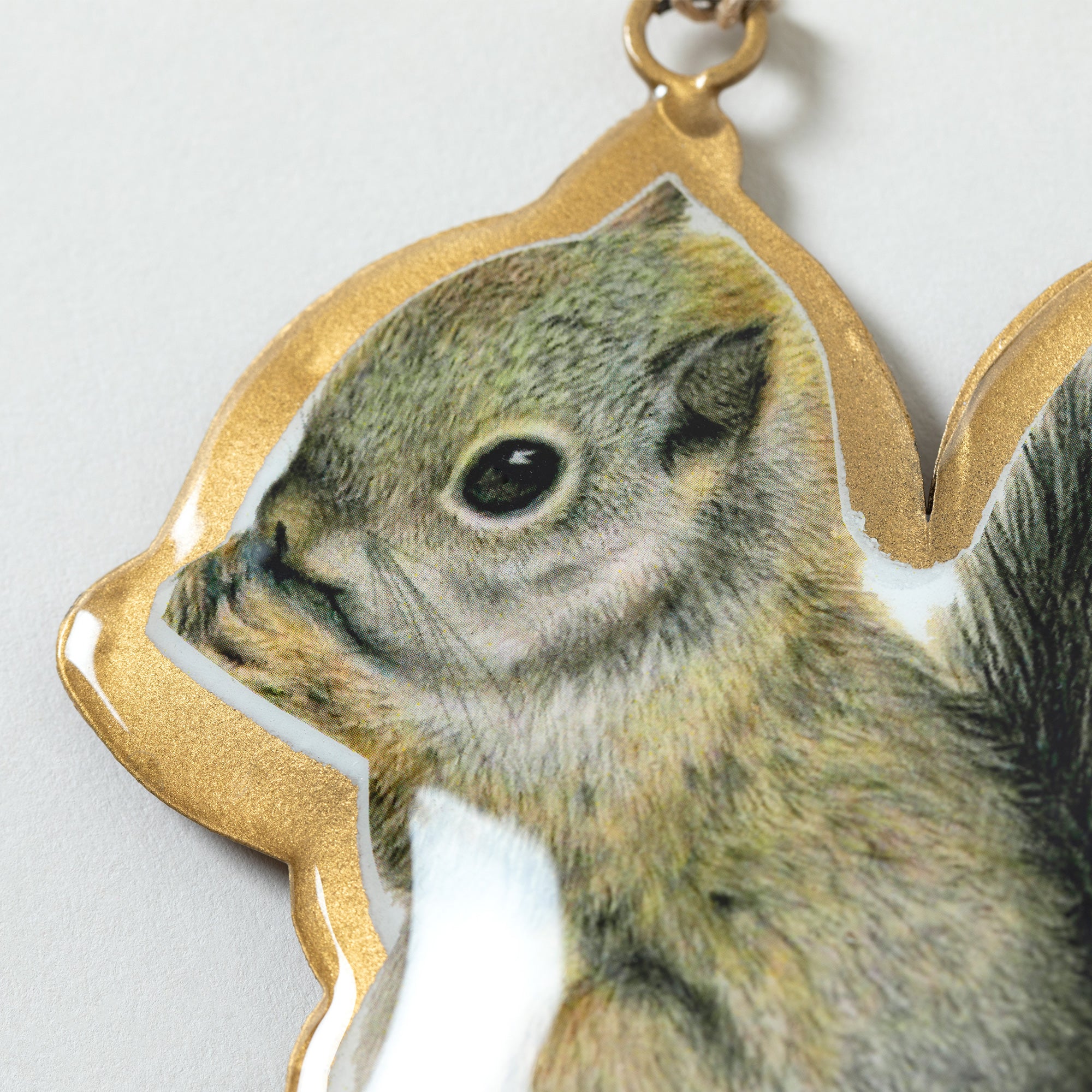 Premium Squirrel Lover's Metal Ornament - Ultimate Holiday Decor