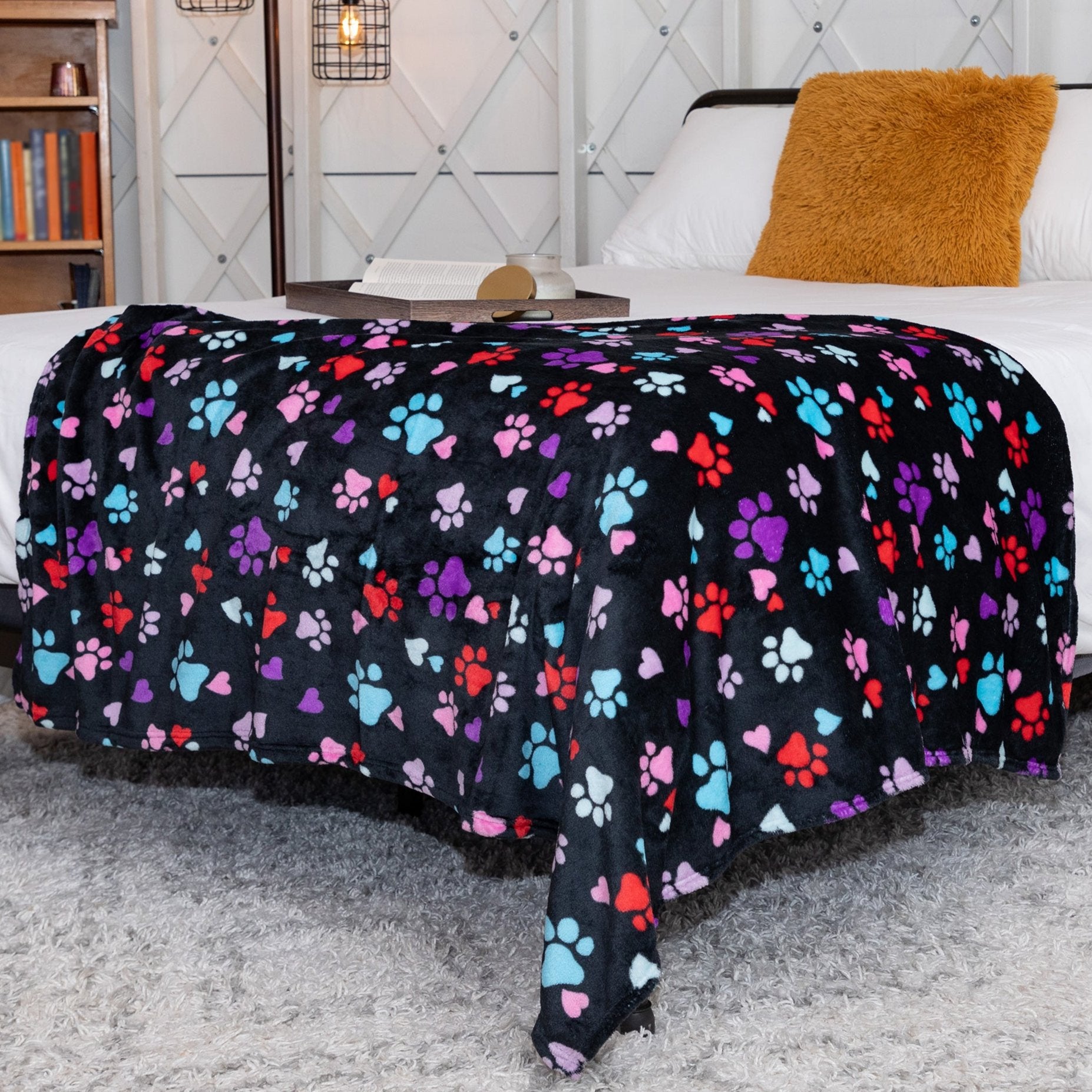 Premium Paw Print Fleece Blanket - Ultimate Cozy Comfort