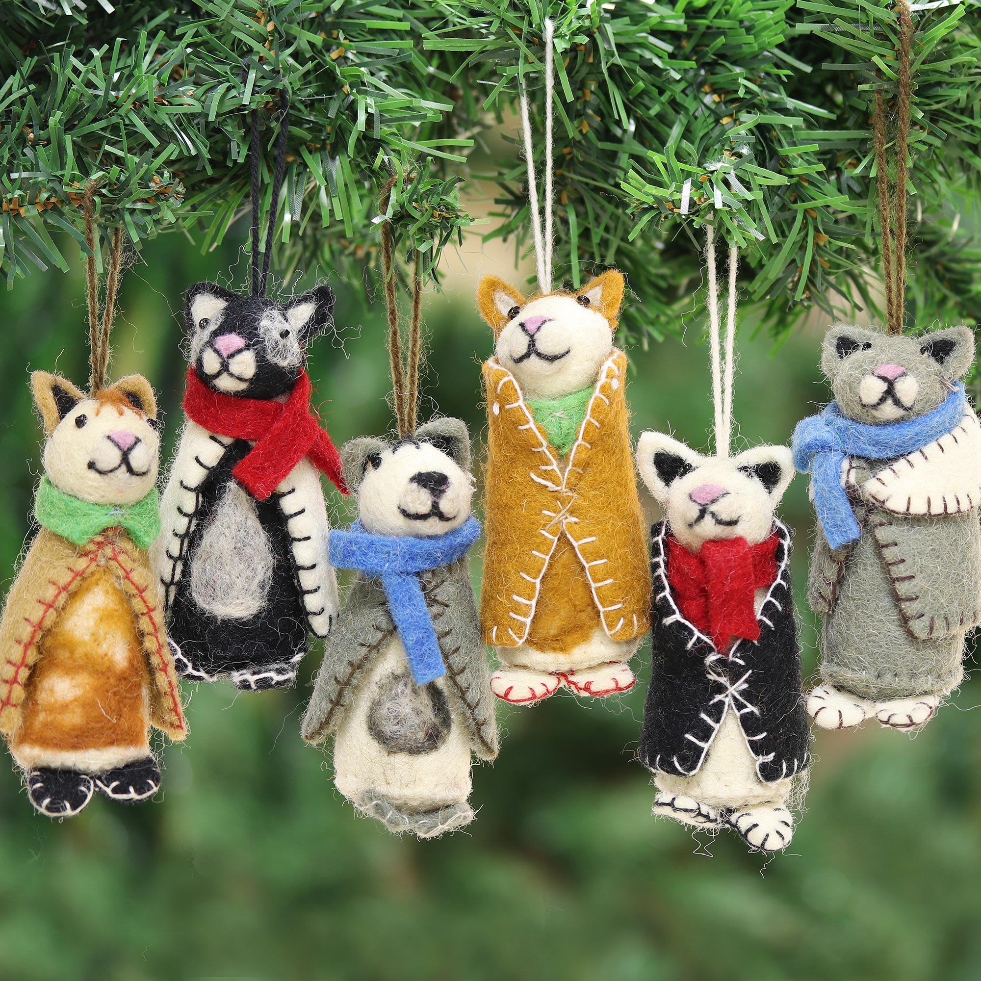 Premium Handcrafted Wool Cat Ornaments – Cozy Animal Set of 6 from India