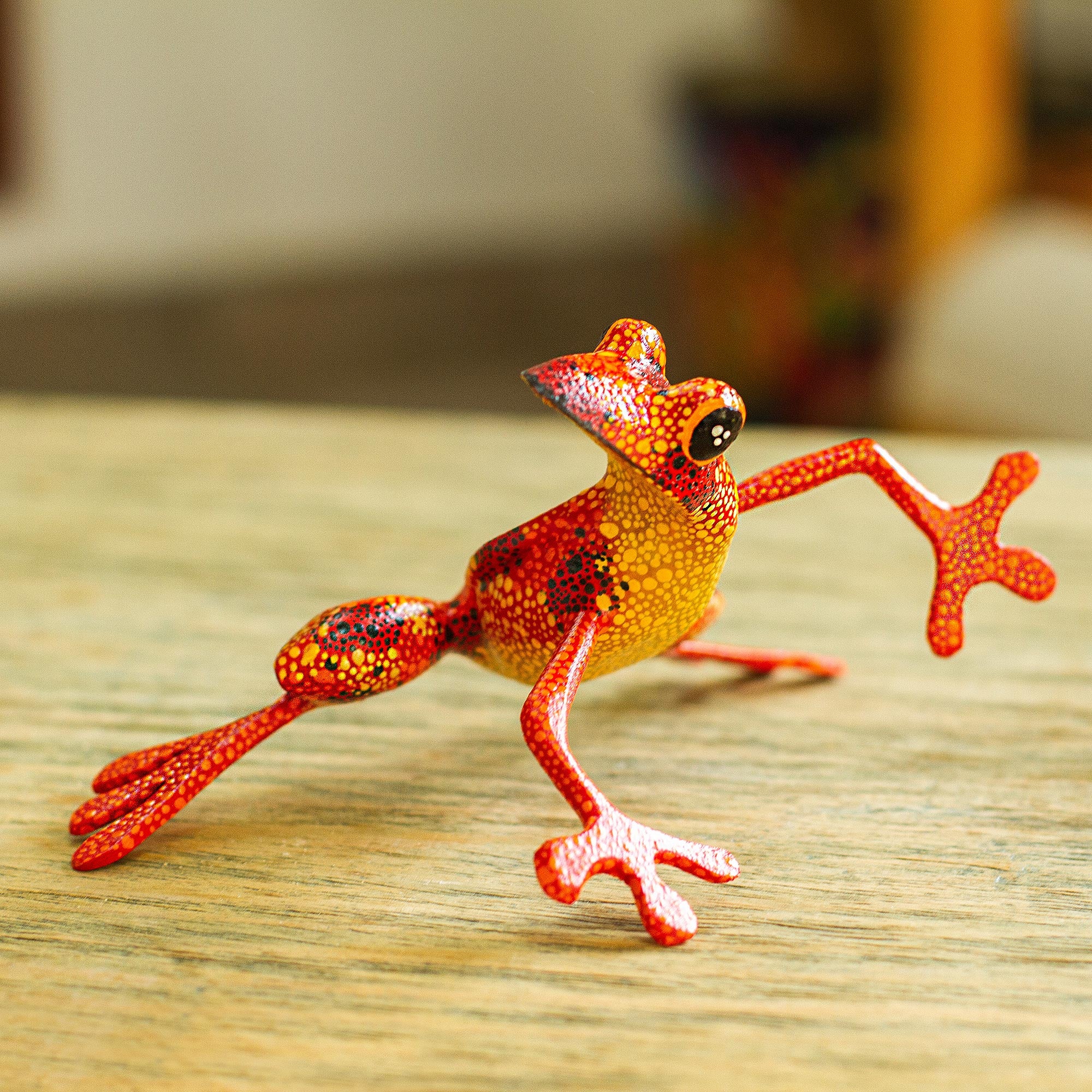 Premium Handcrafted Tree Frog Alebrije Sculpture – Mexican Folk Art Decor